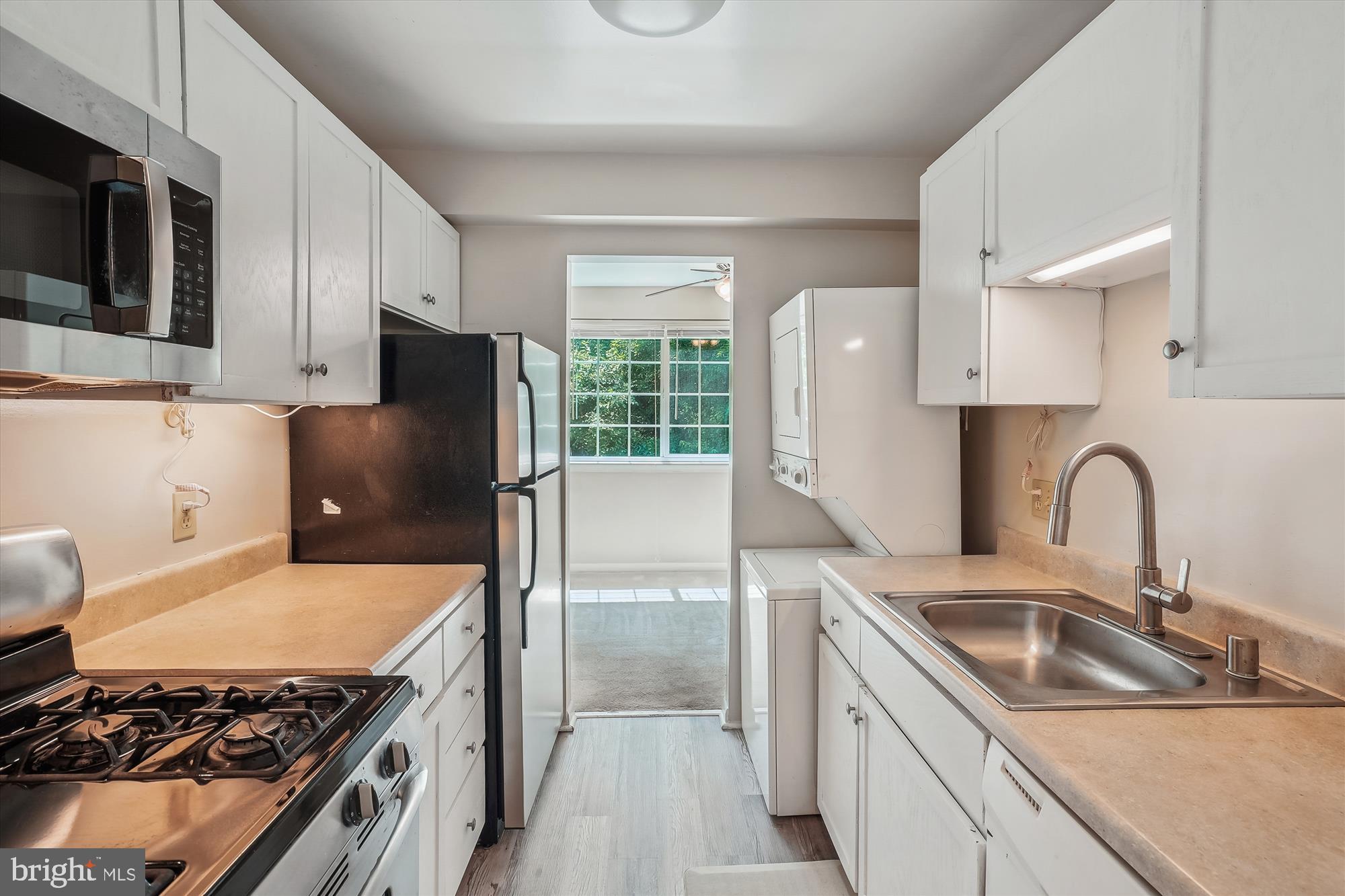 RIVER TERRACE - Residential Lease