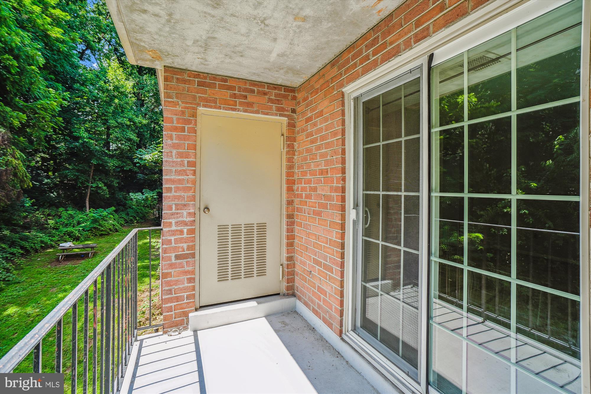 RIVER TERRACE - Residential Lease