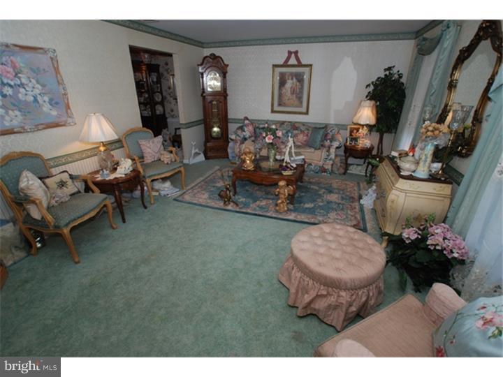 CEDAR HOLLOW - Residential