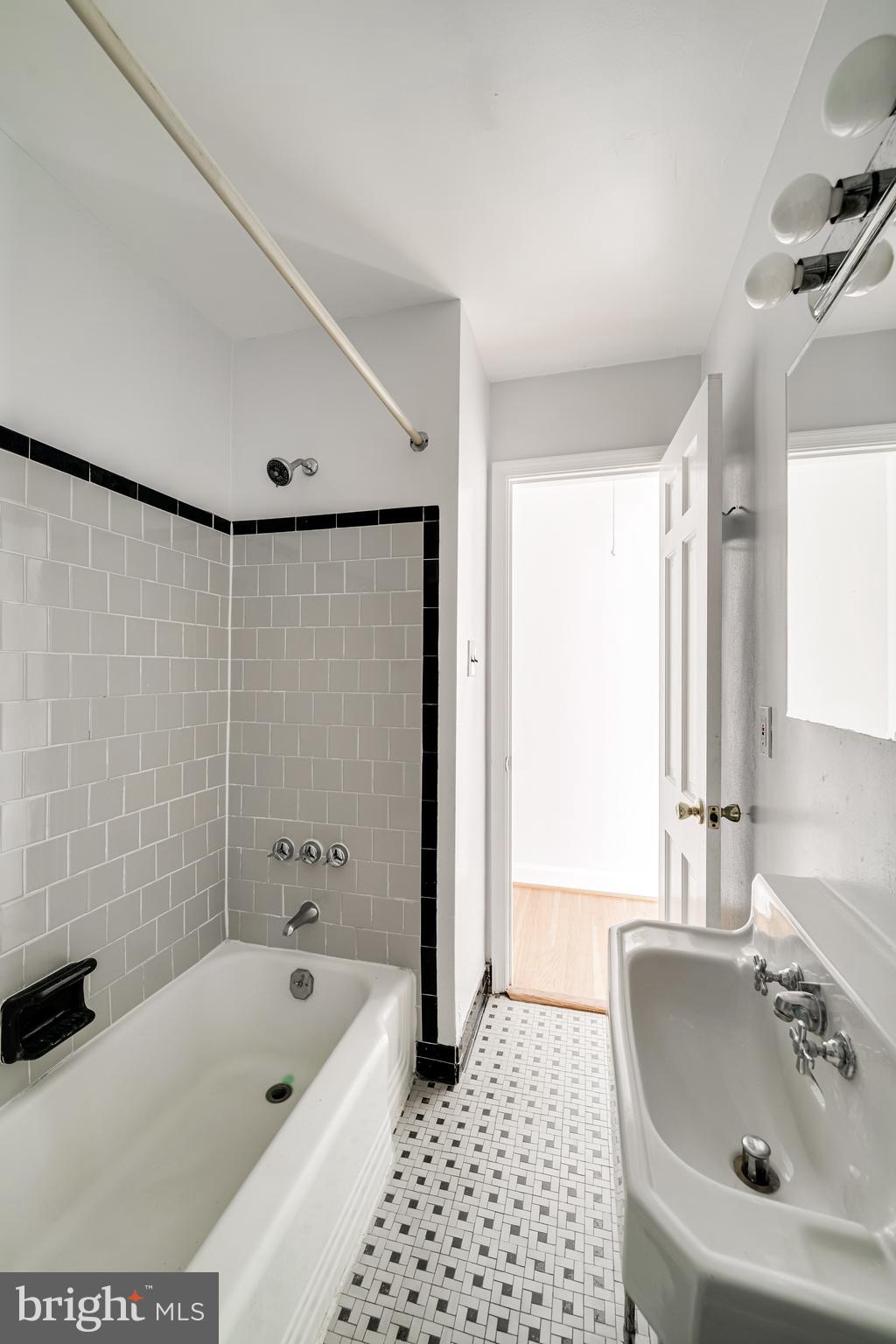 YATES GARDENS - Residential Lease