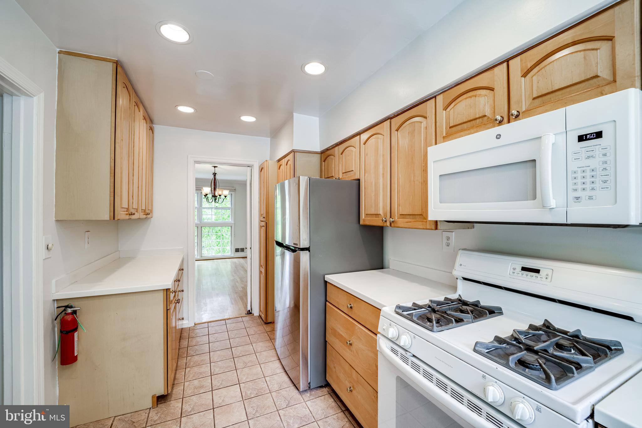 YATES GARDENS - Residential Lease