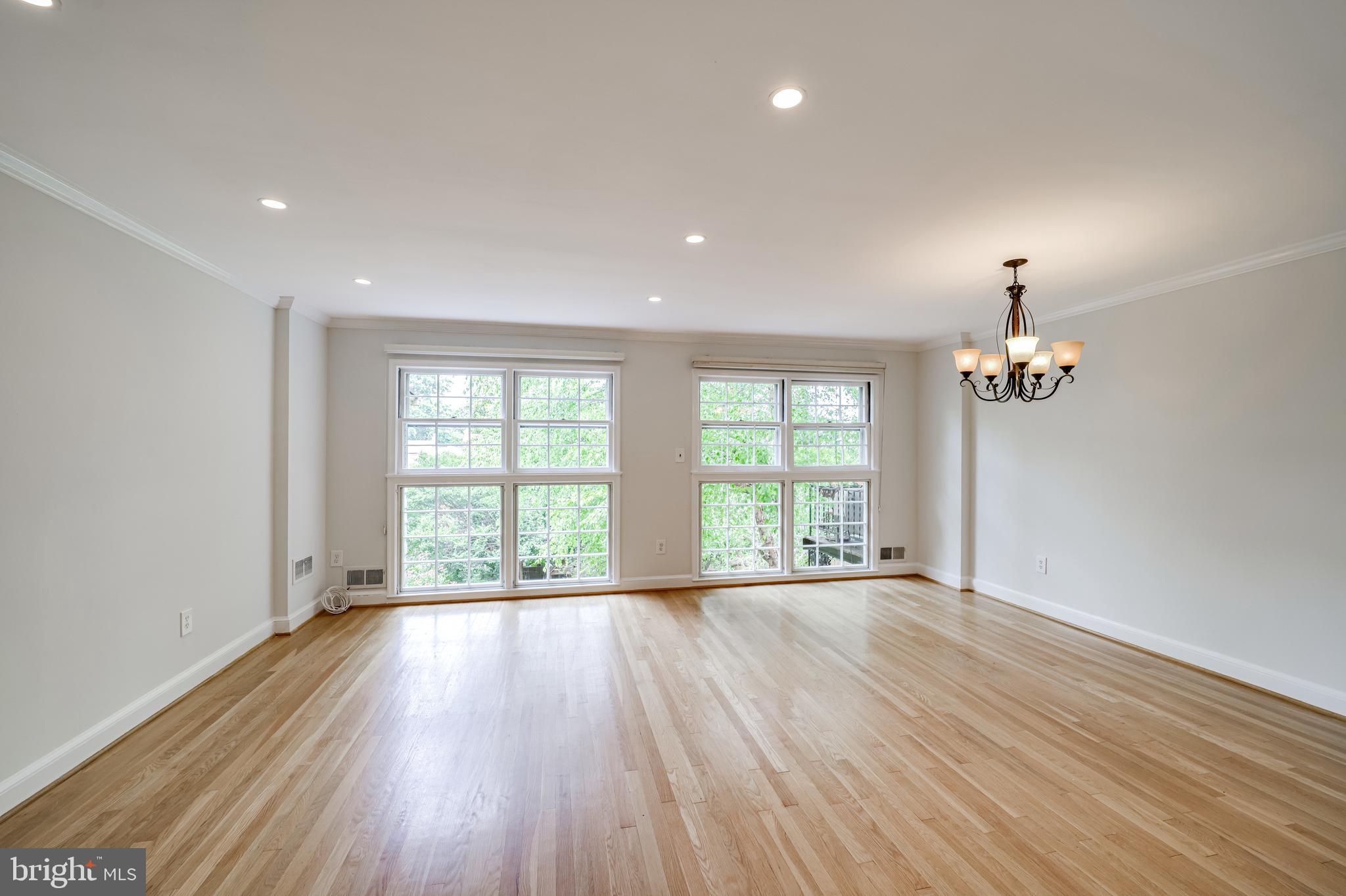 YATES GARDENS - Residential Lease