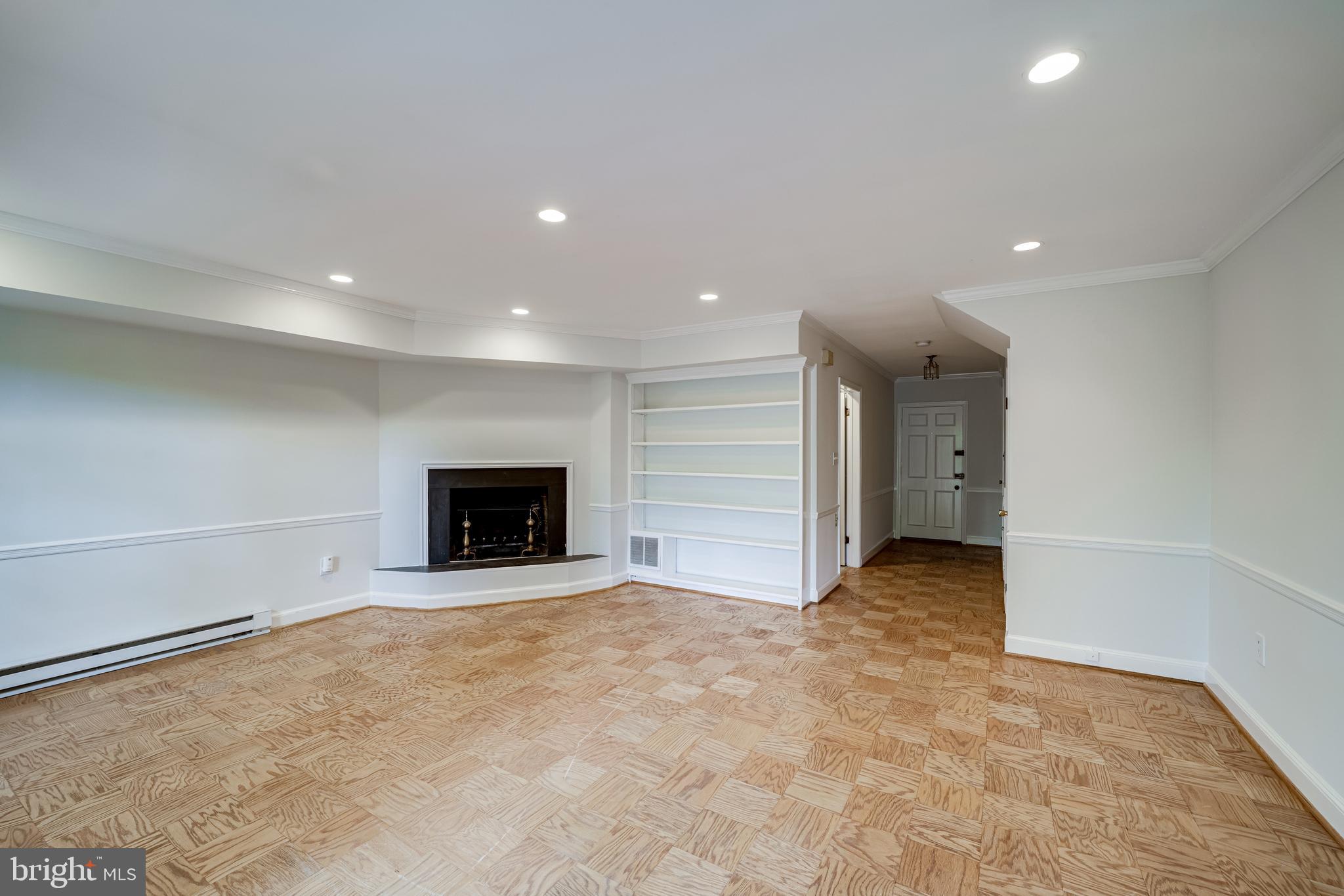 YATES GARDENS - Residential Lease