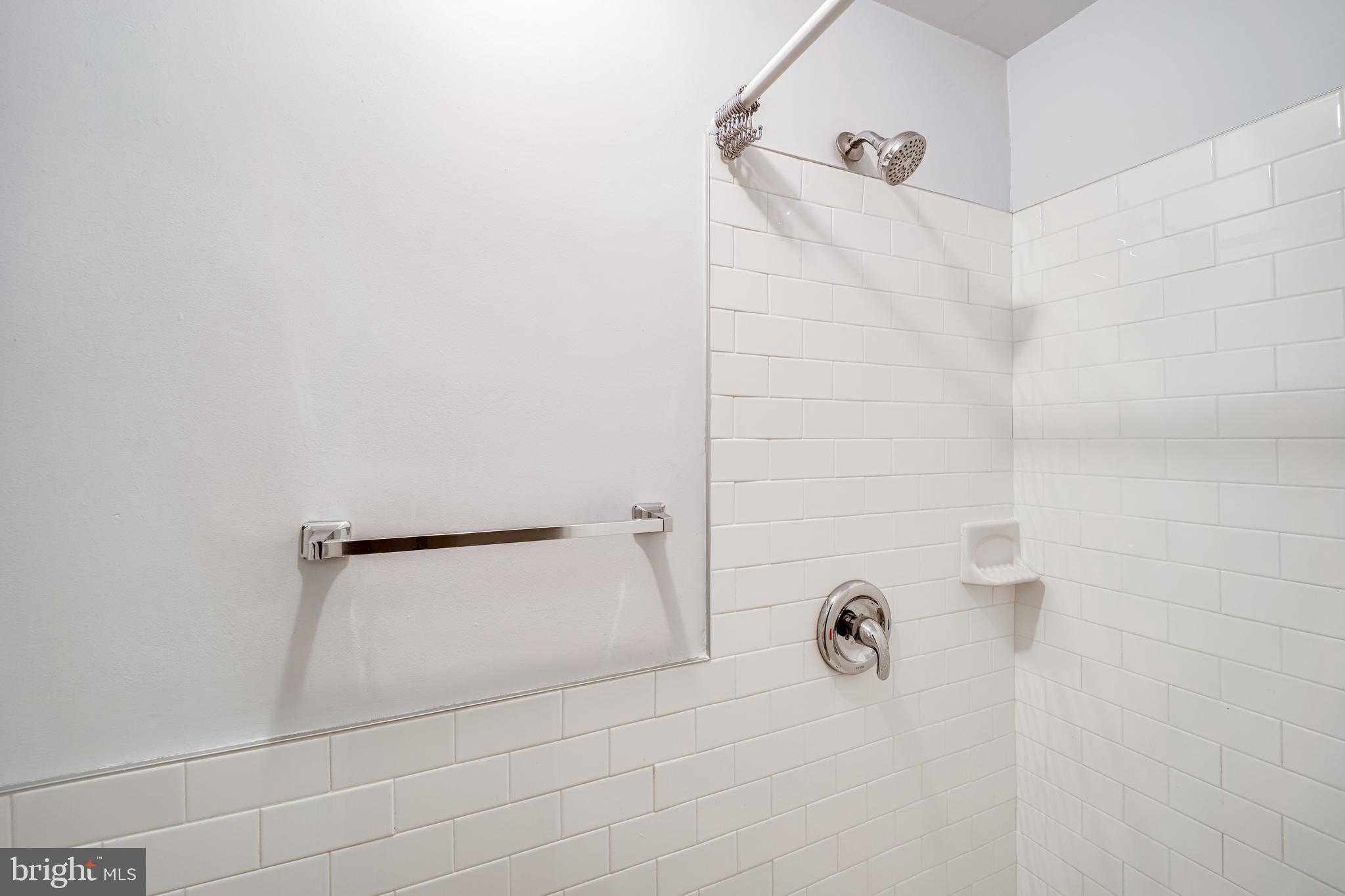 YATES GARDENS - Residential Lease