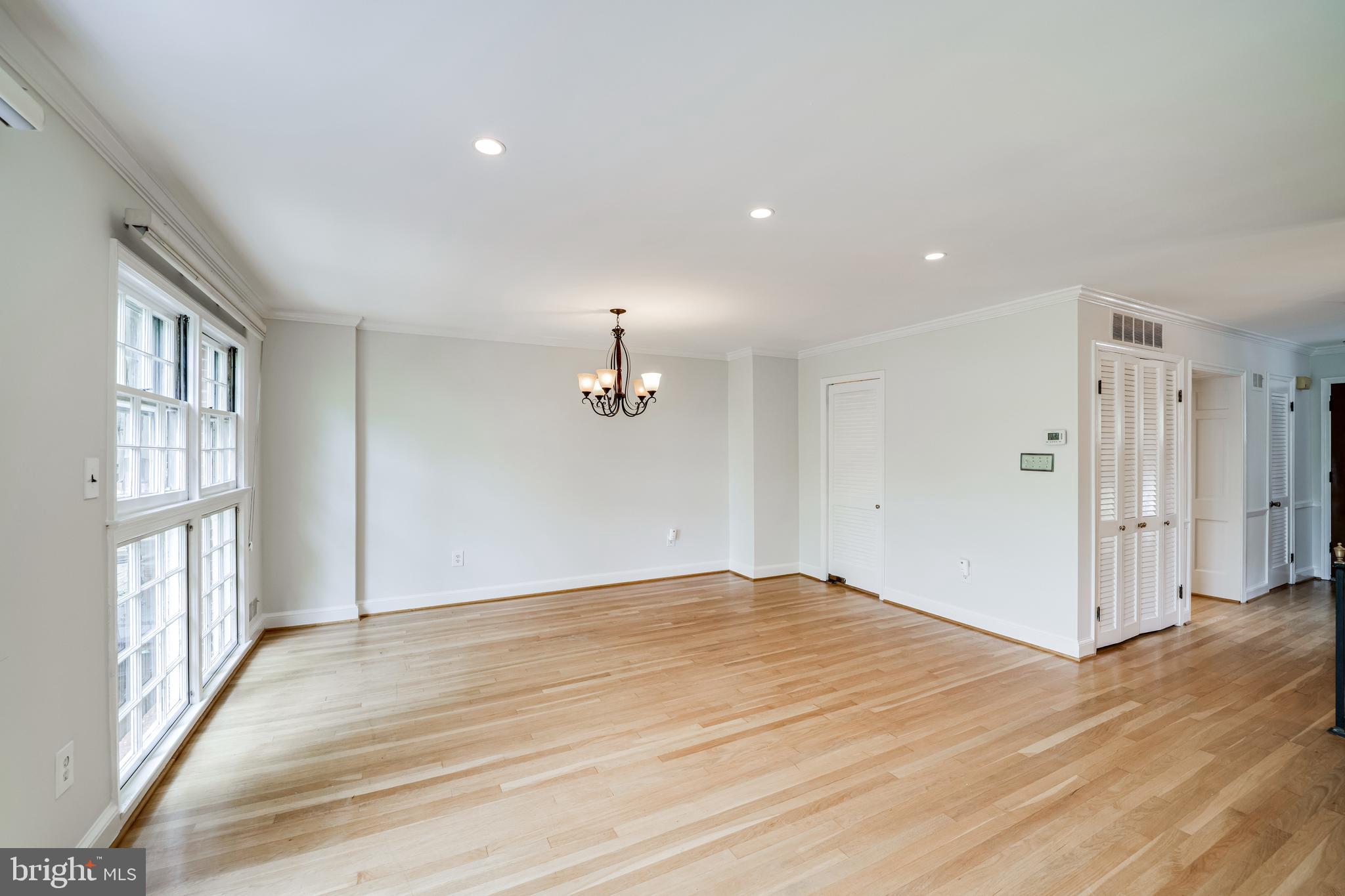 YATES GARDENS - Residential Lease