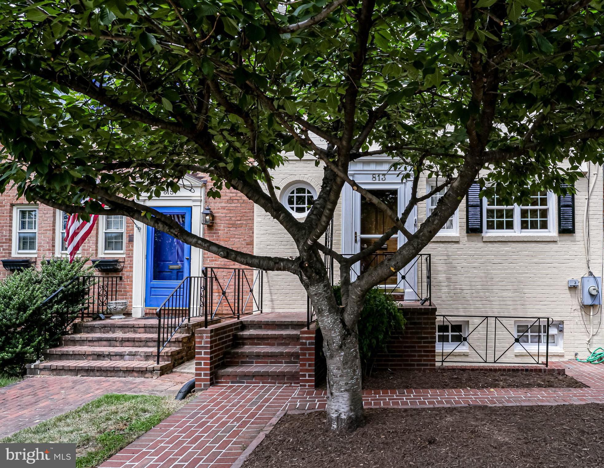 YATES GARDENS - Residential Lease