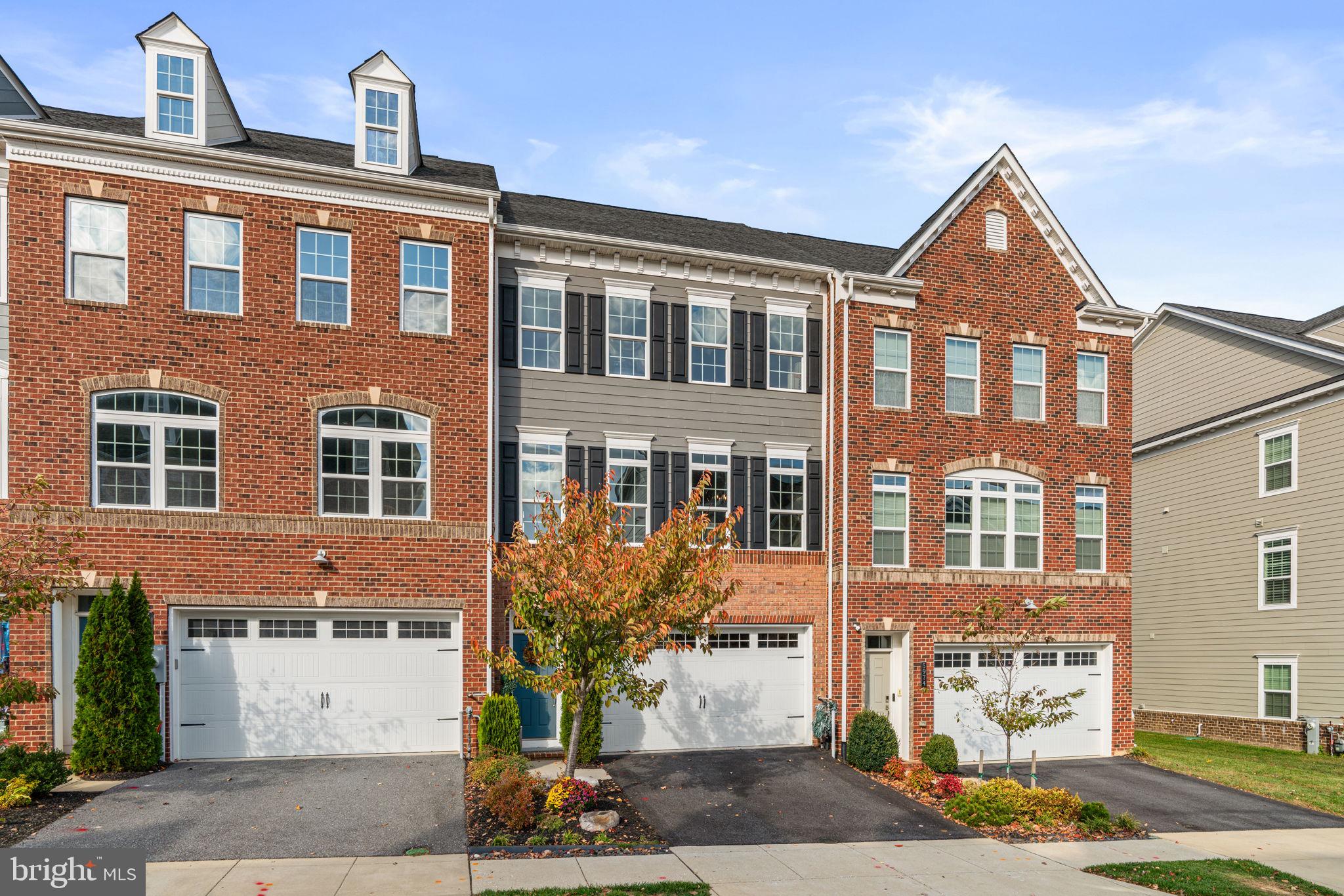 5976 GLEN WILLOW WAY