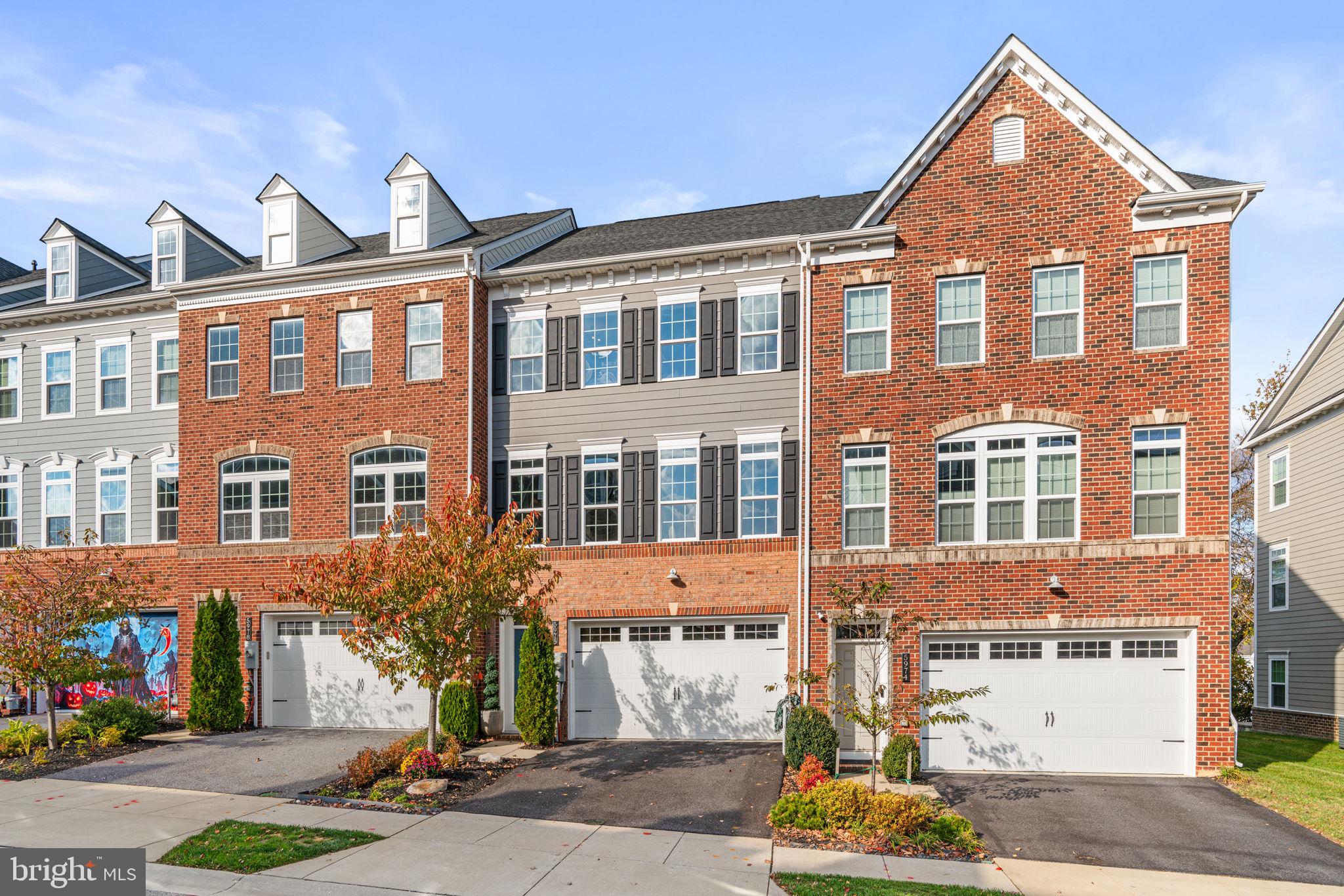 5976 GLEN WILLOW WAY