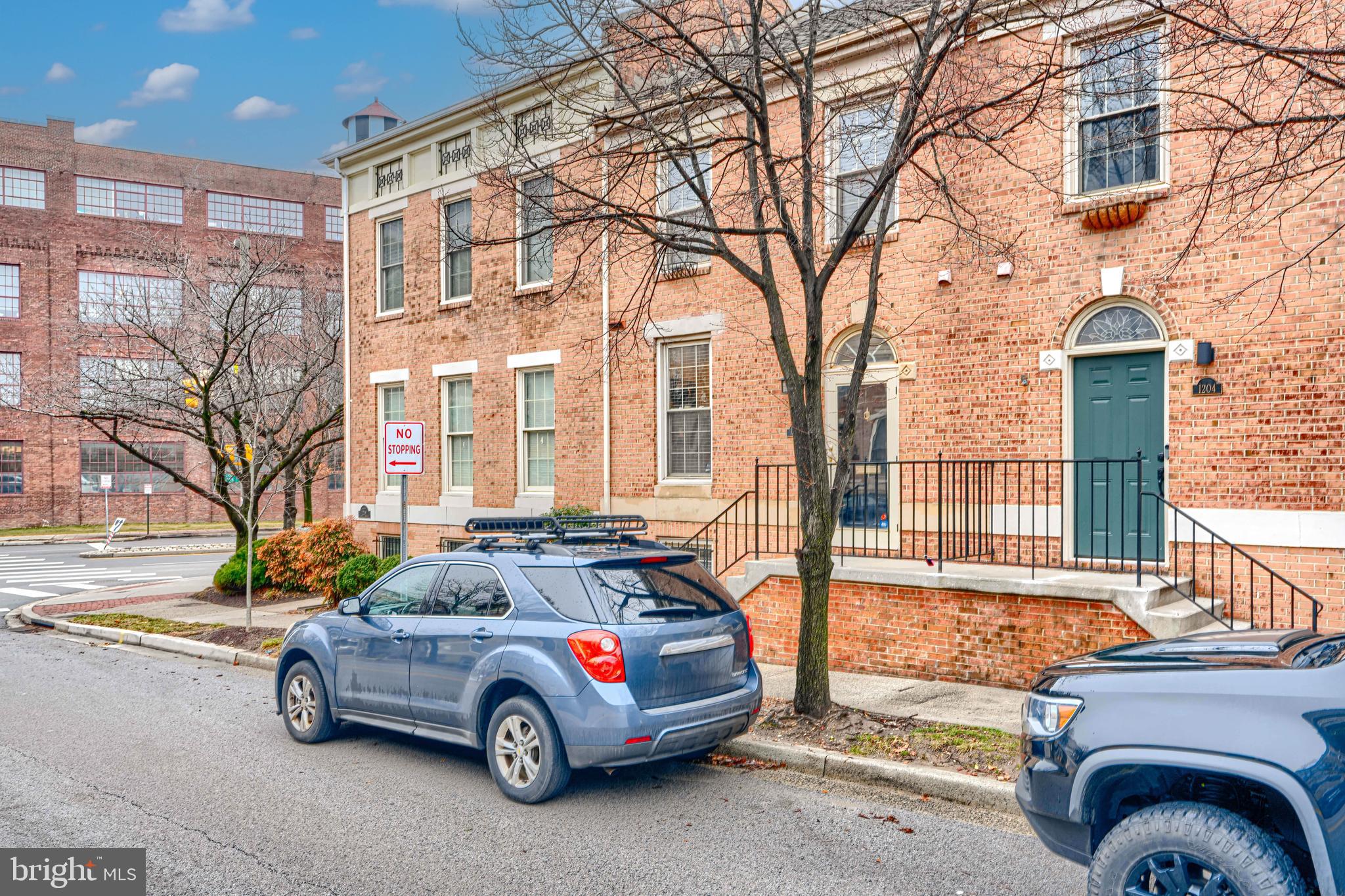 1206 S LINWOOD AVENUE