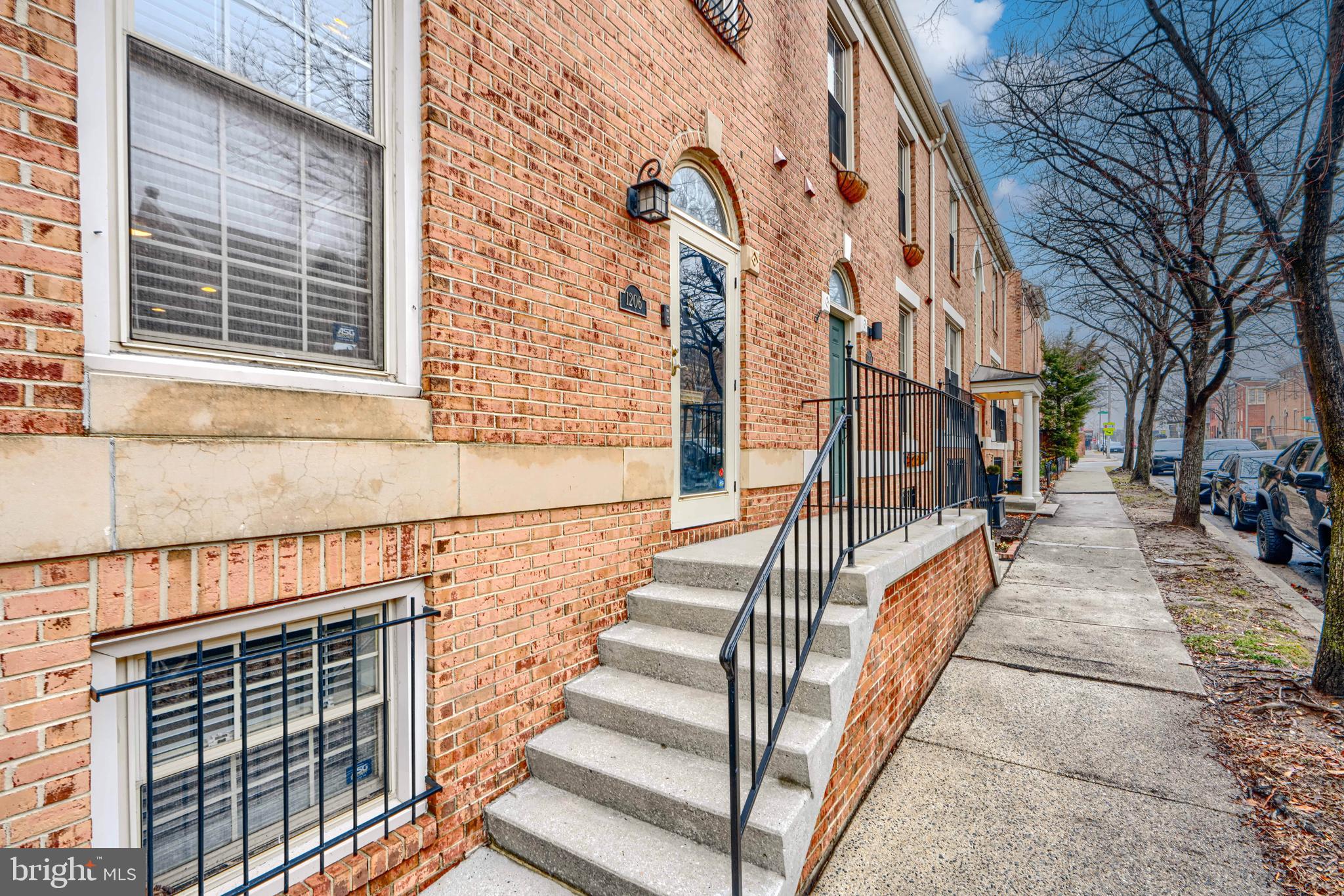 1206 S LINWOOD AVENUE