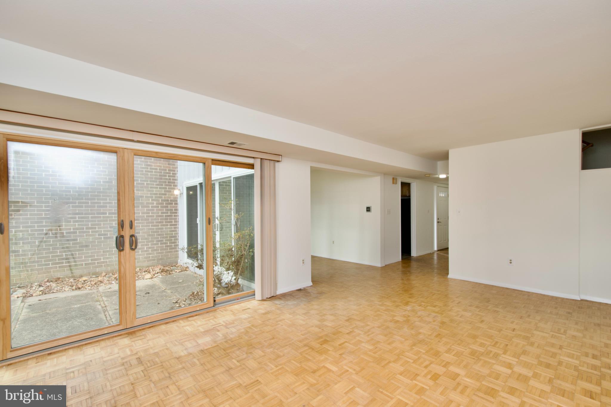 RESTON - Residential Lease