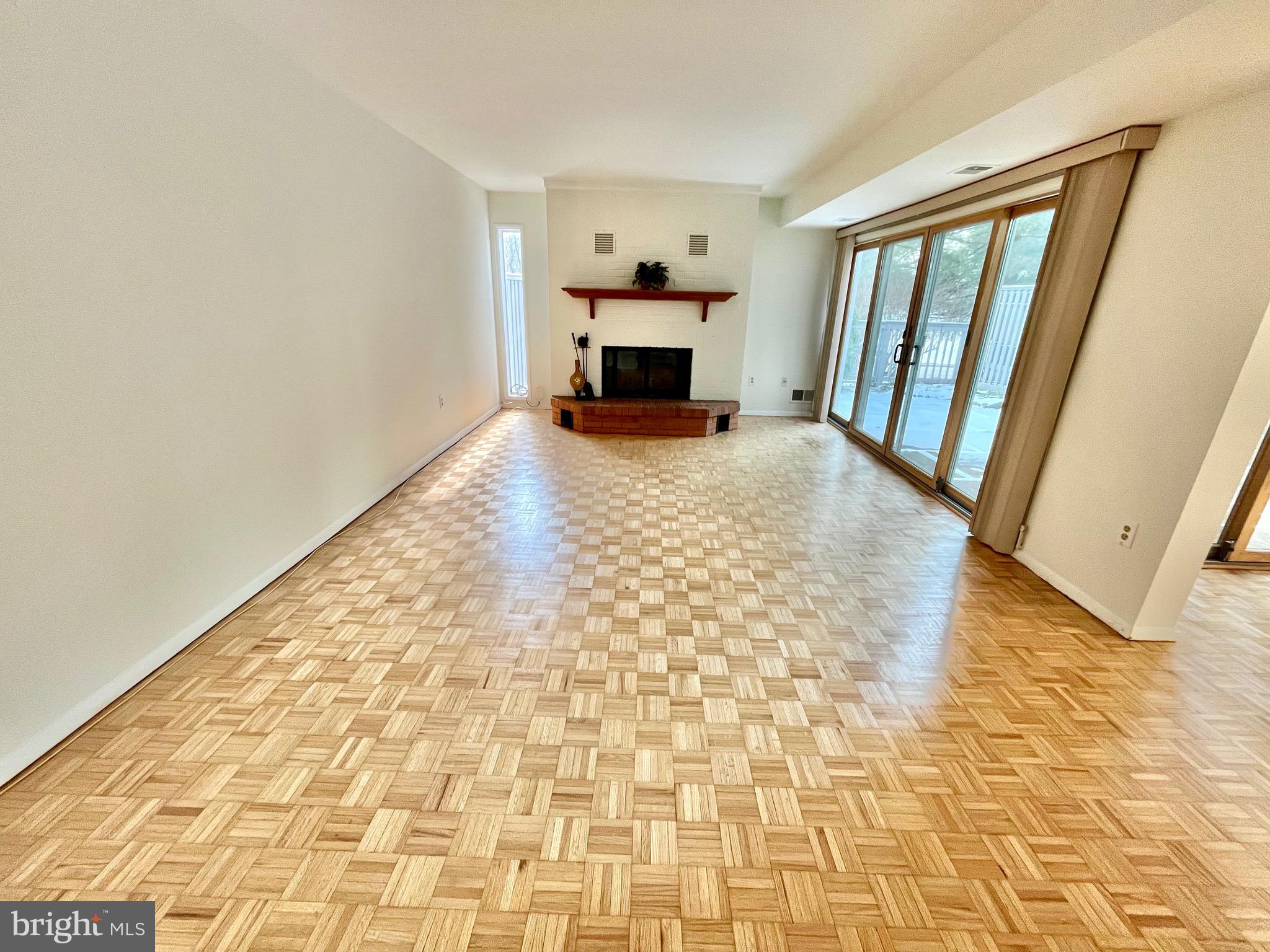 RESTON - Residential Lease