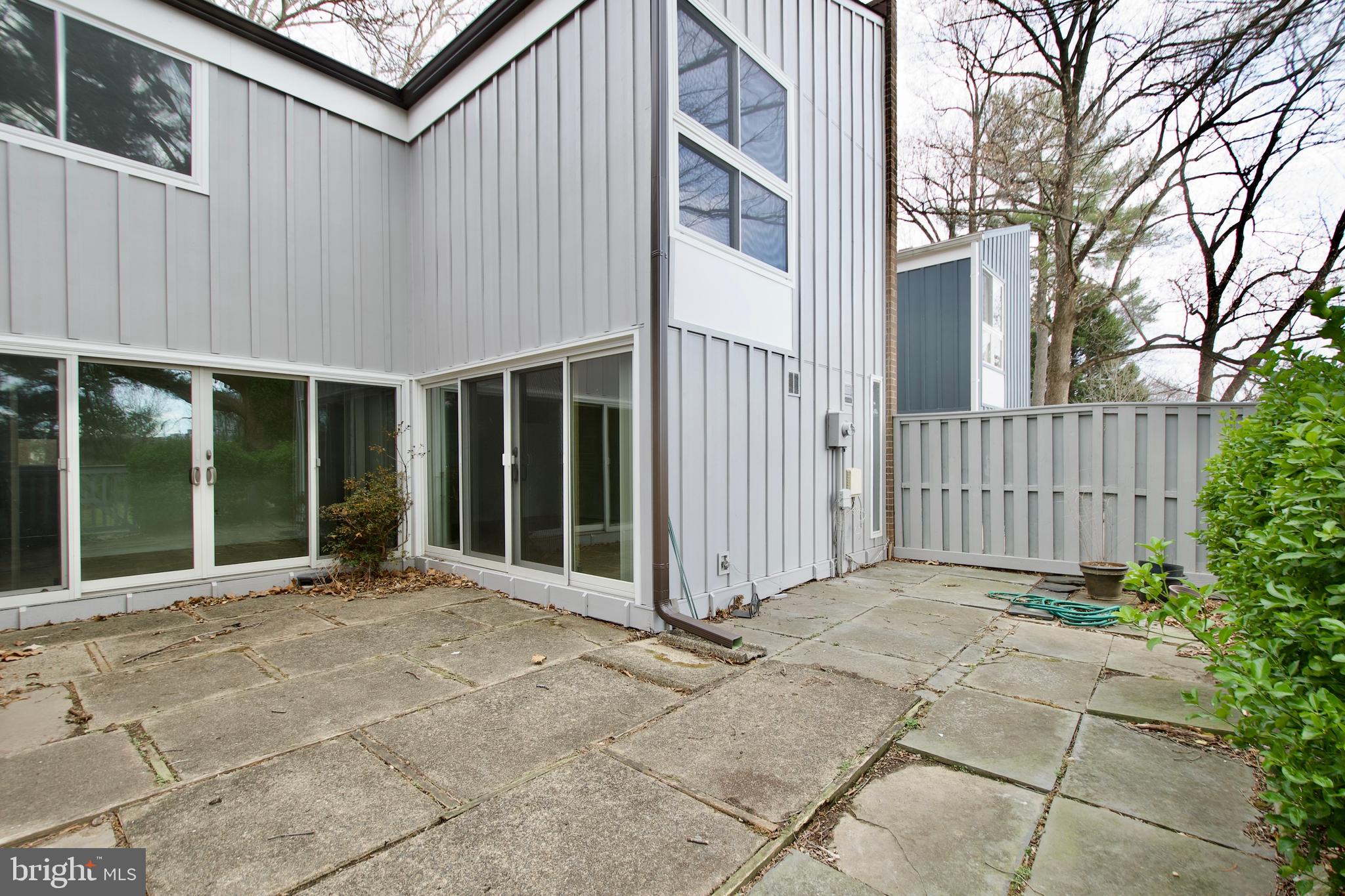 RESTON - Residential Lease