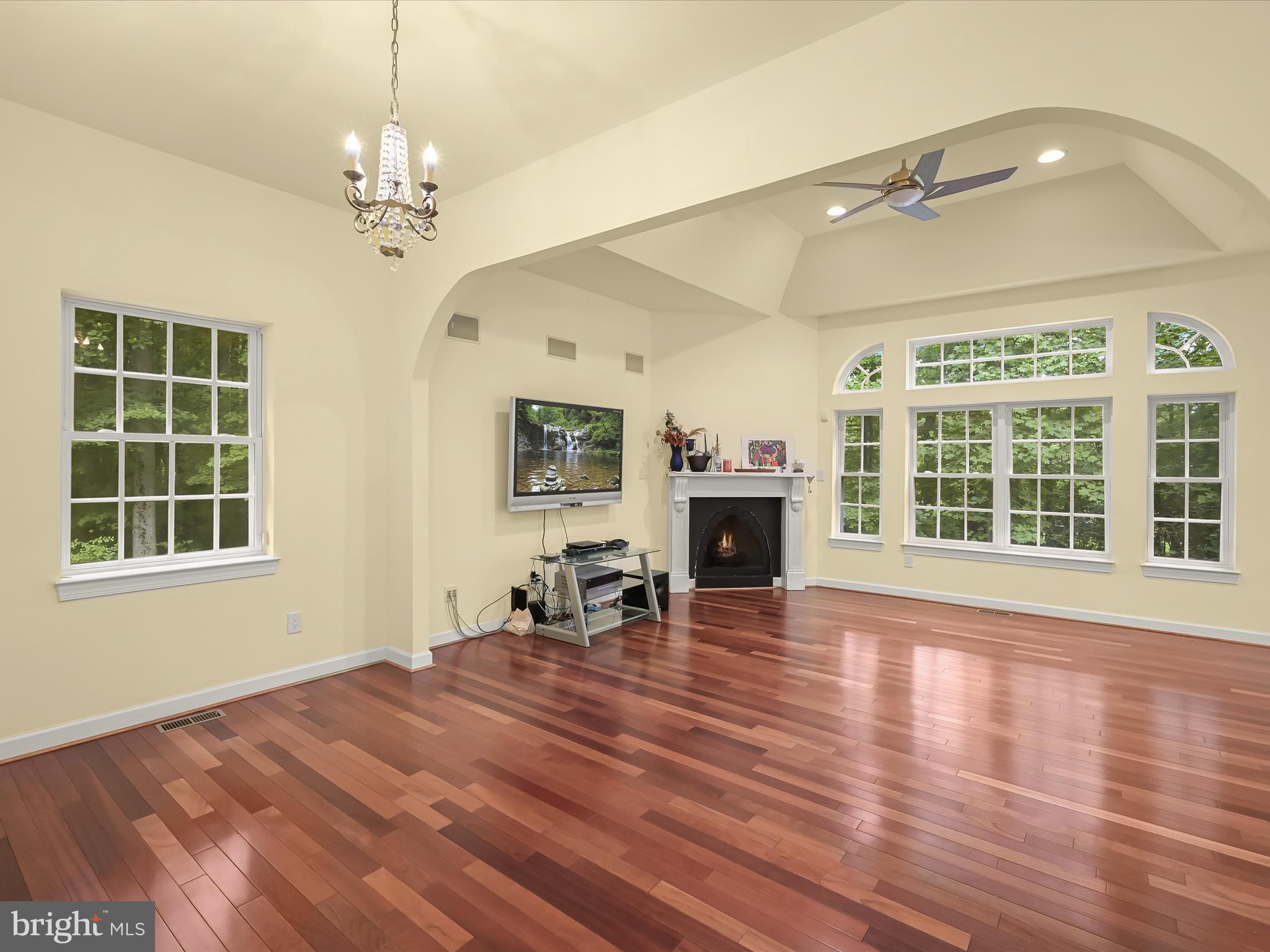 MEADOWOOD - Residential