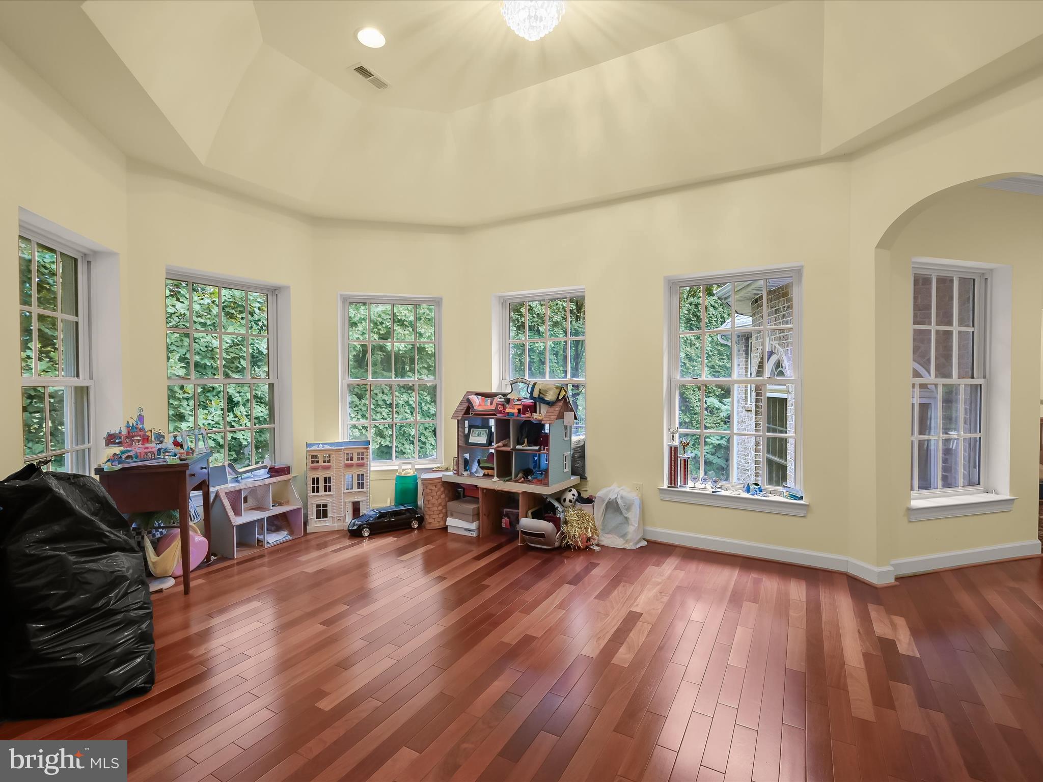 MEADOWOOD - Residential