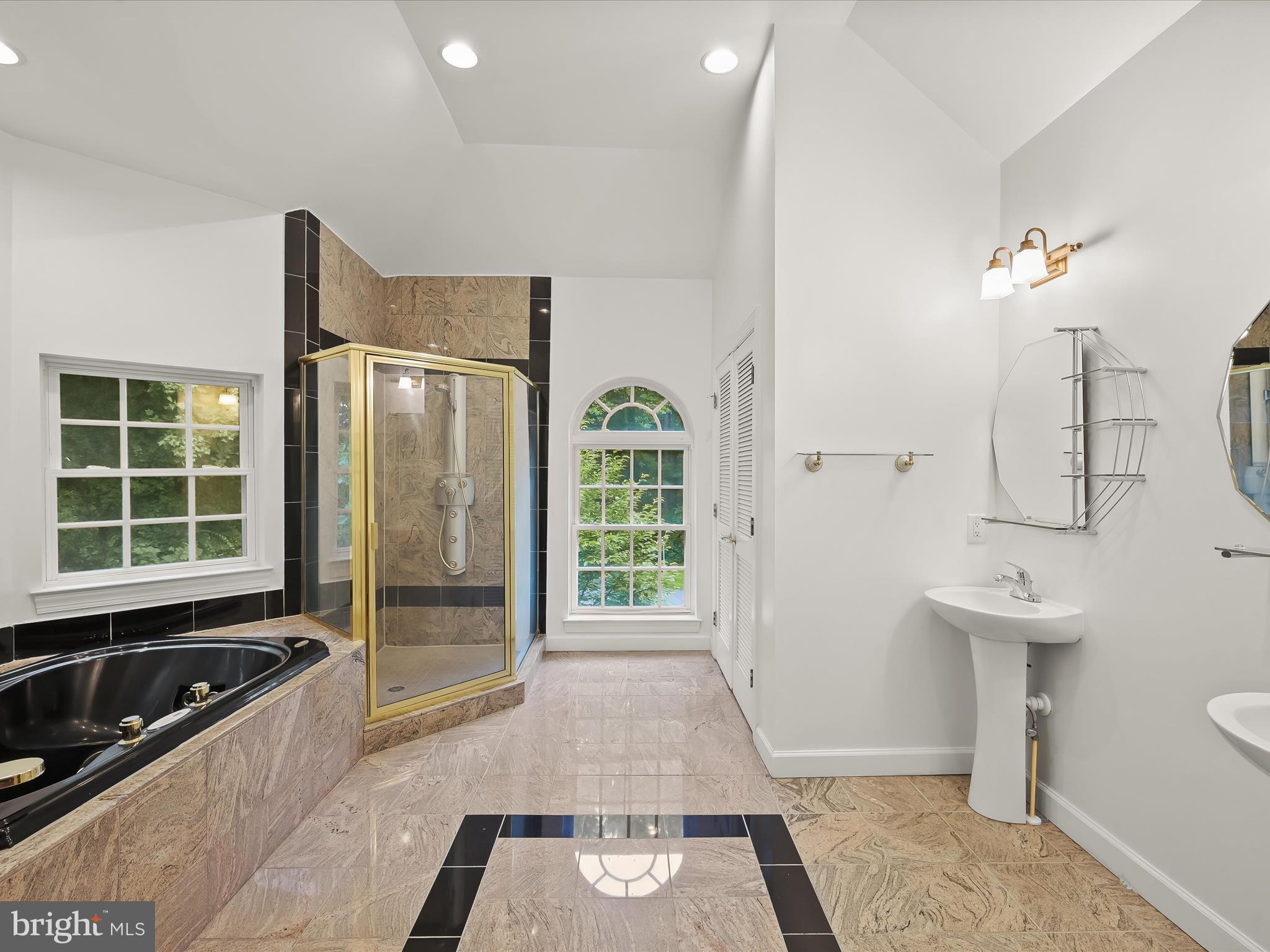 MEADOWOOD - Residential