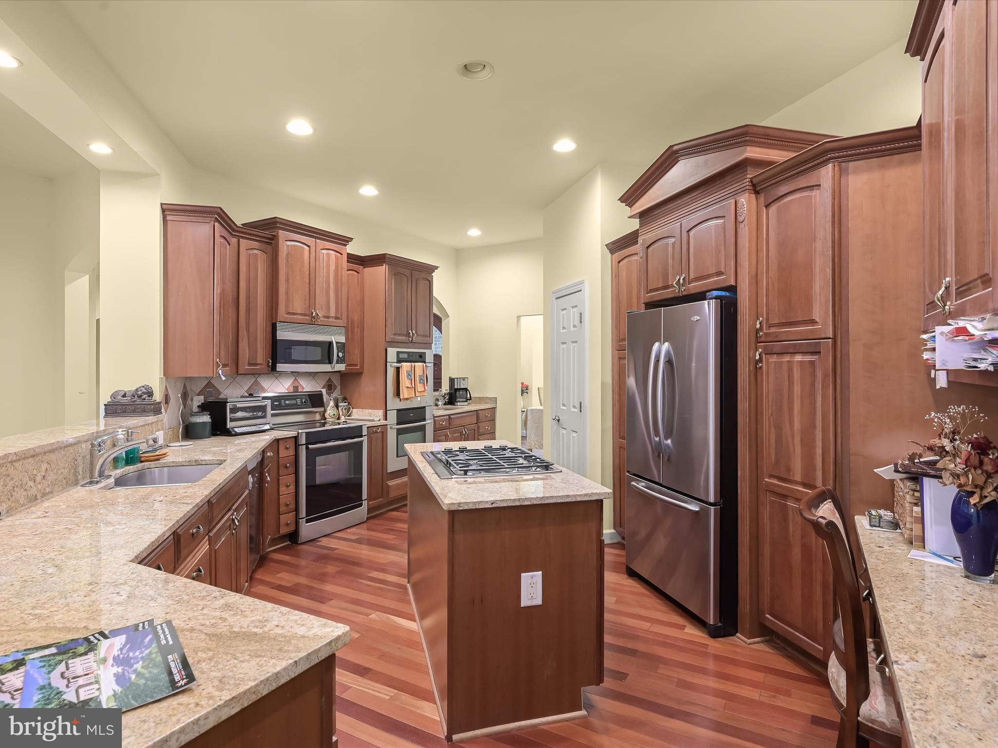 MEADOWOOD - Residential