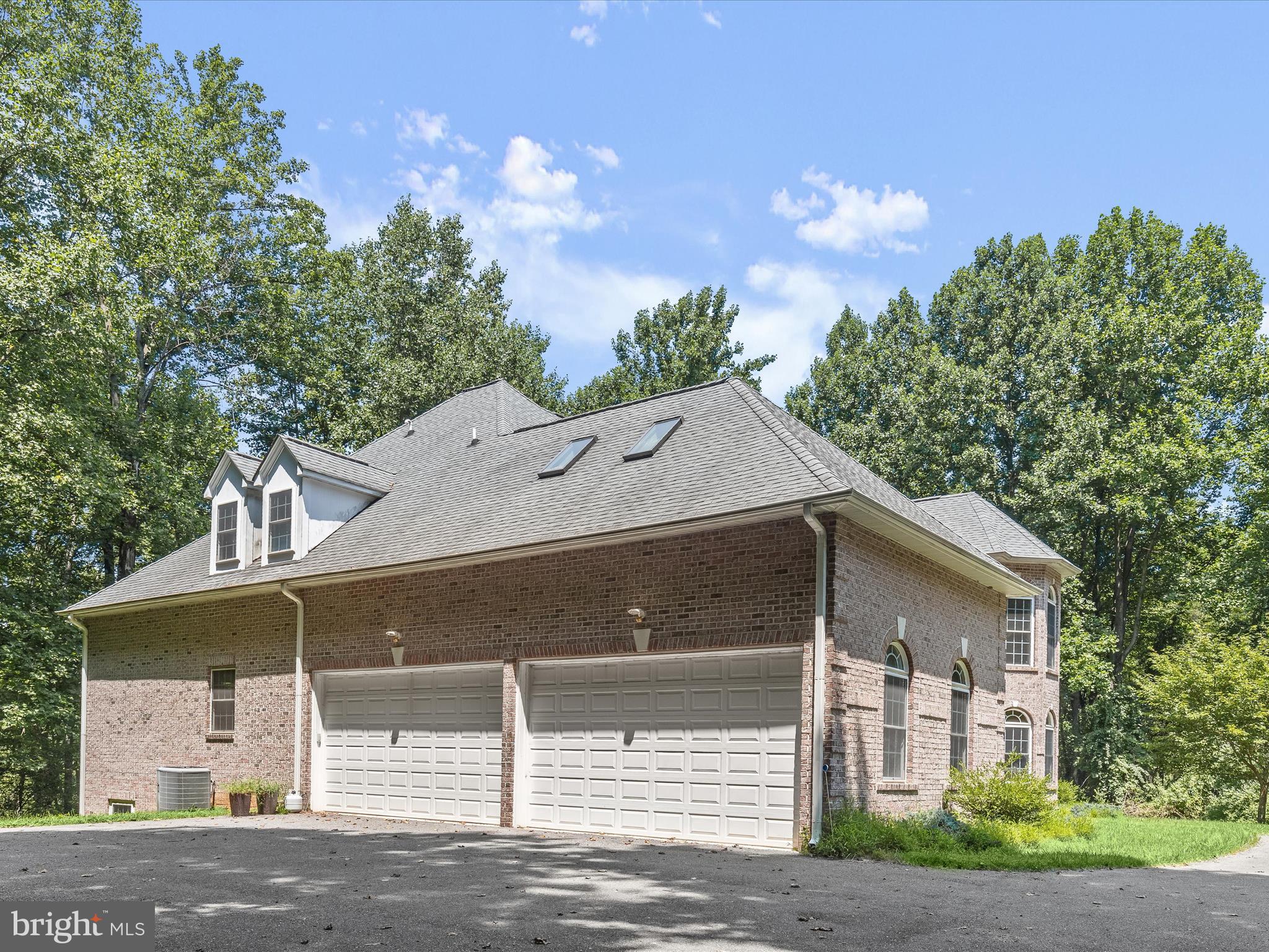 MEADOWOOD - Residential