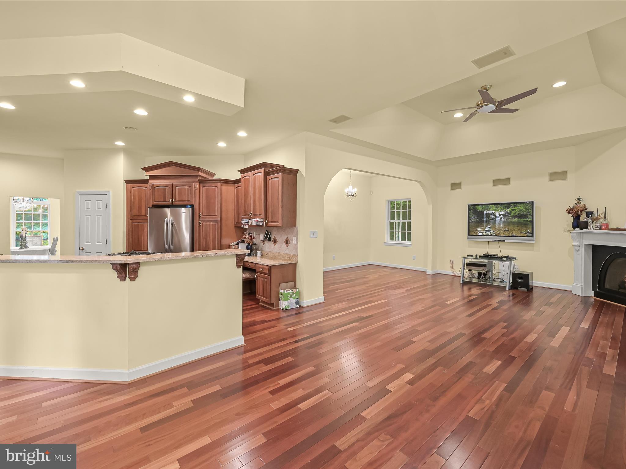 MEADOWOOD - Residential