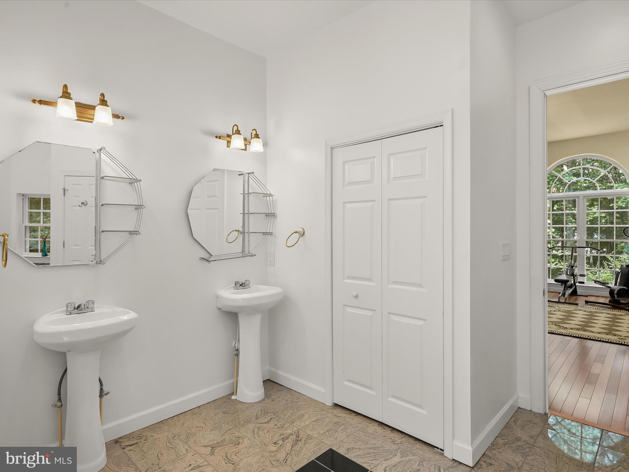 MEADOWOOD - Residential