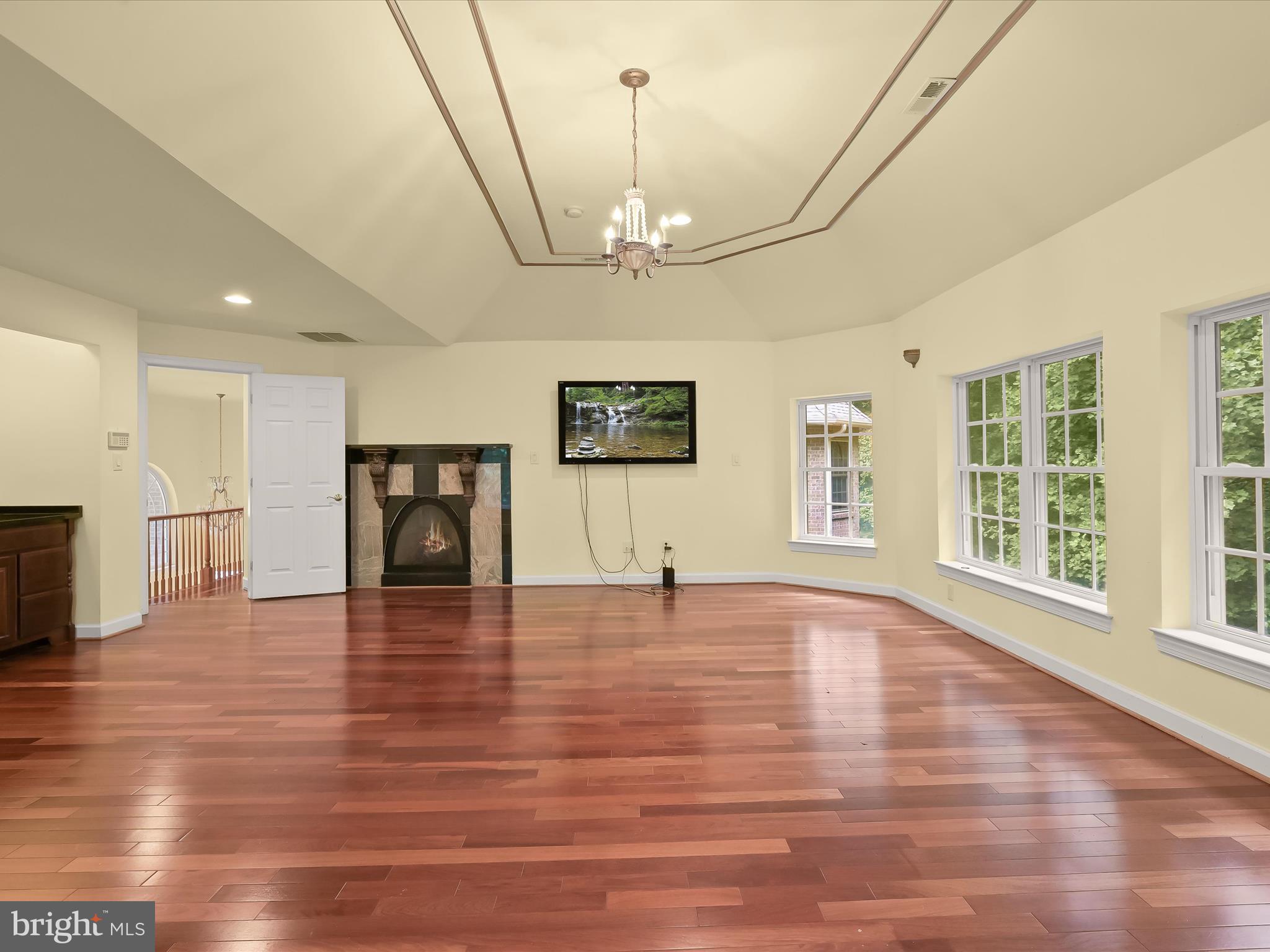 MEADOWOOD - Residential