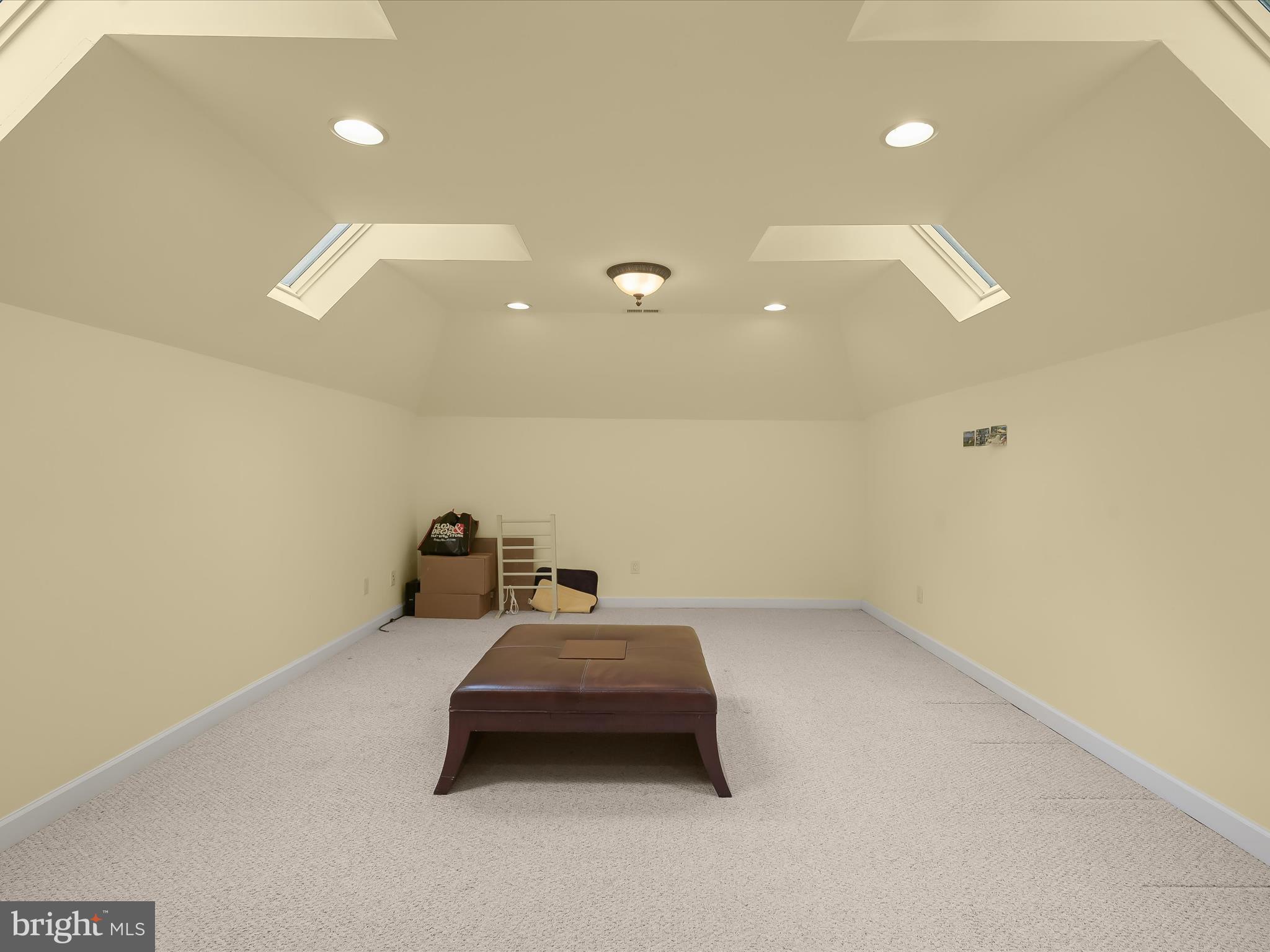 MEADOWOOD - Residential