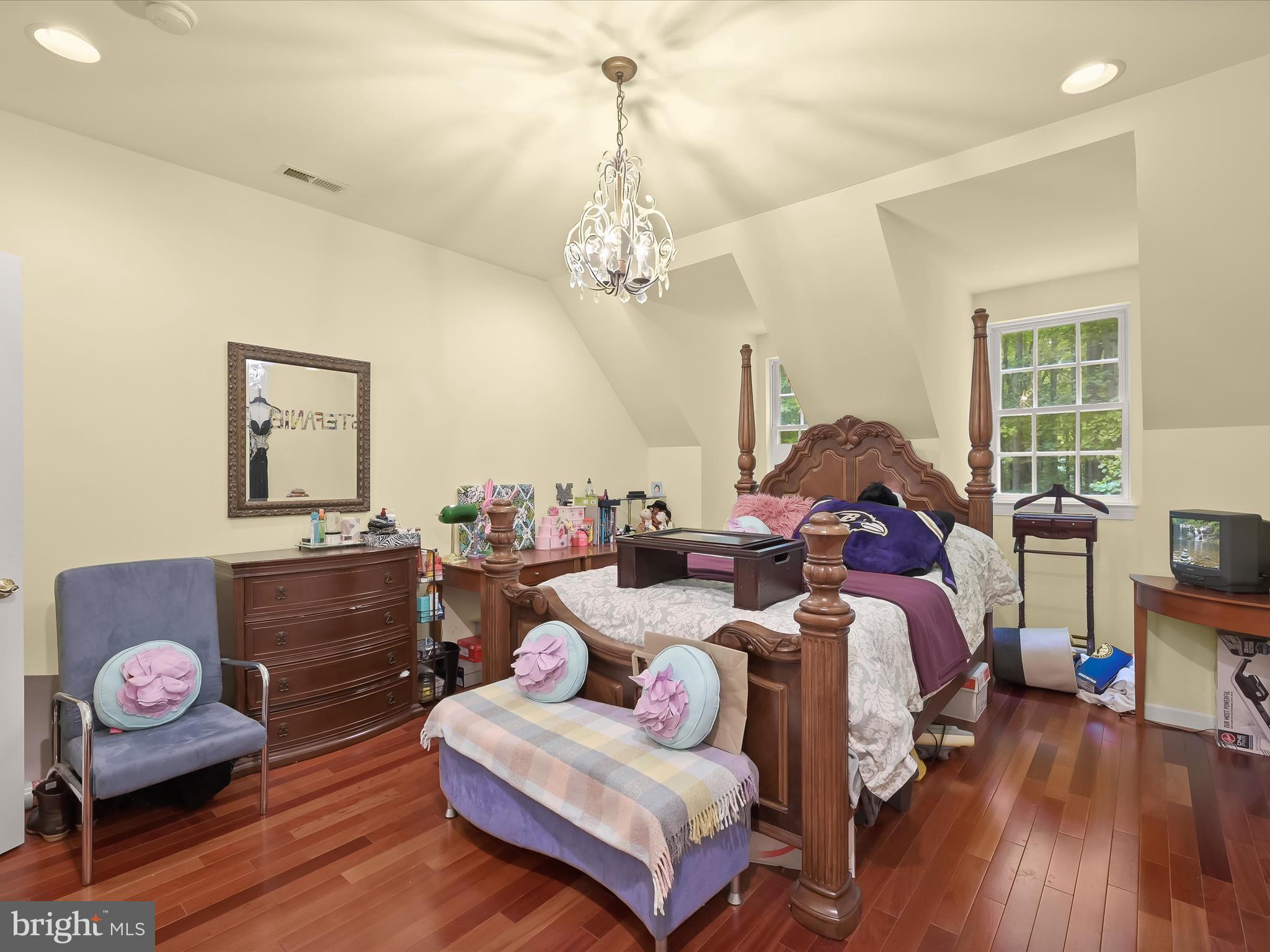 MEADOWOOD - Residential