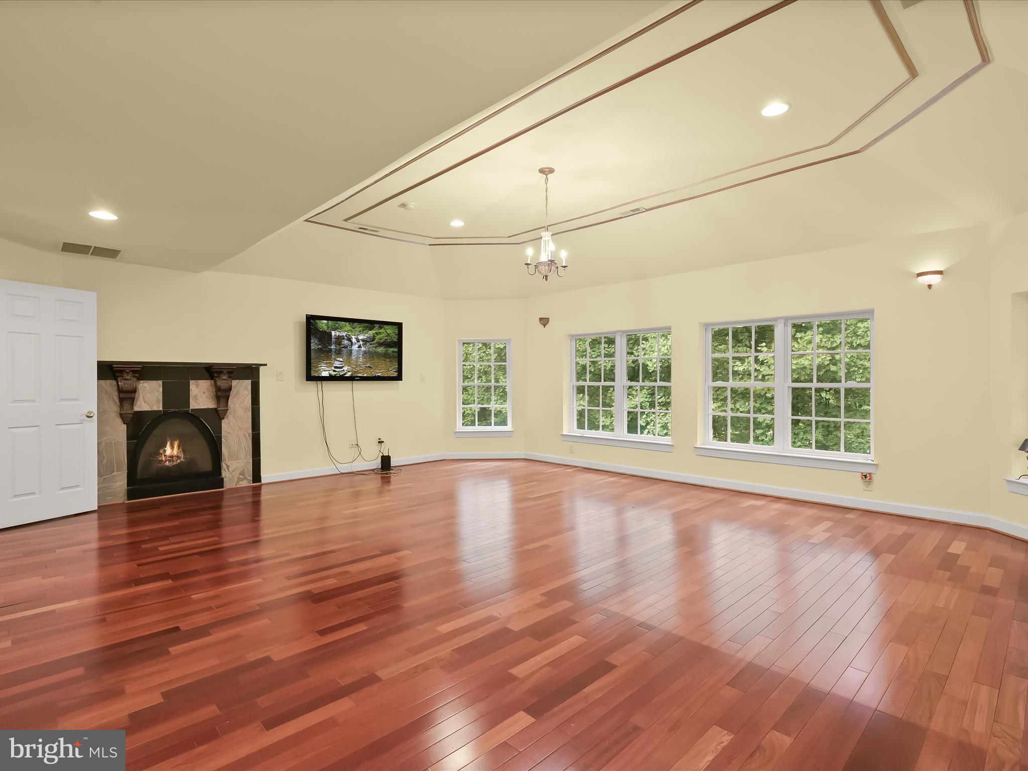 MEADOWOOD - Residential