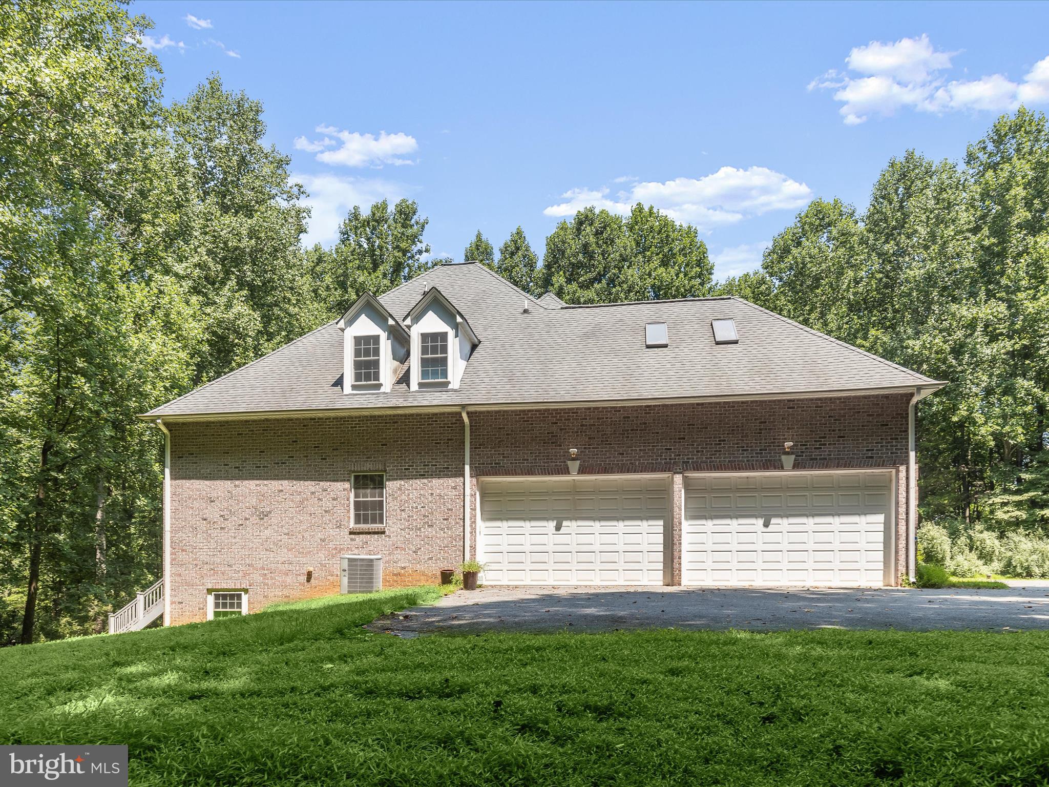 MEADOWOOD - Residential