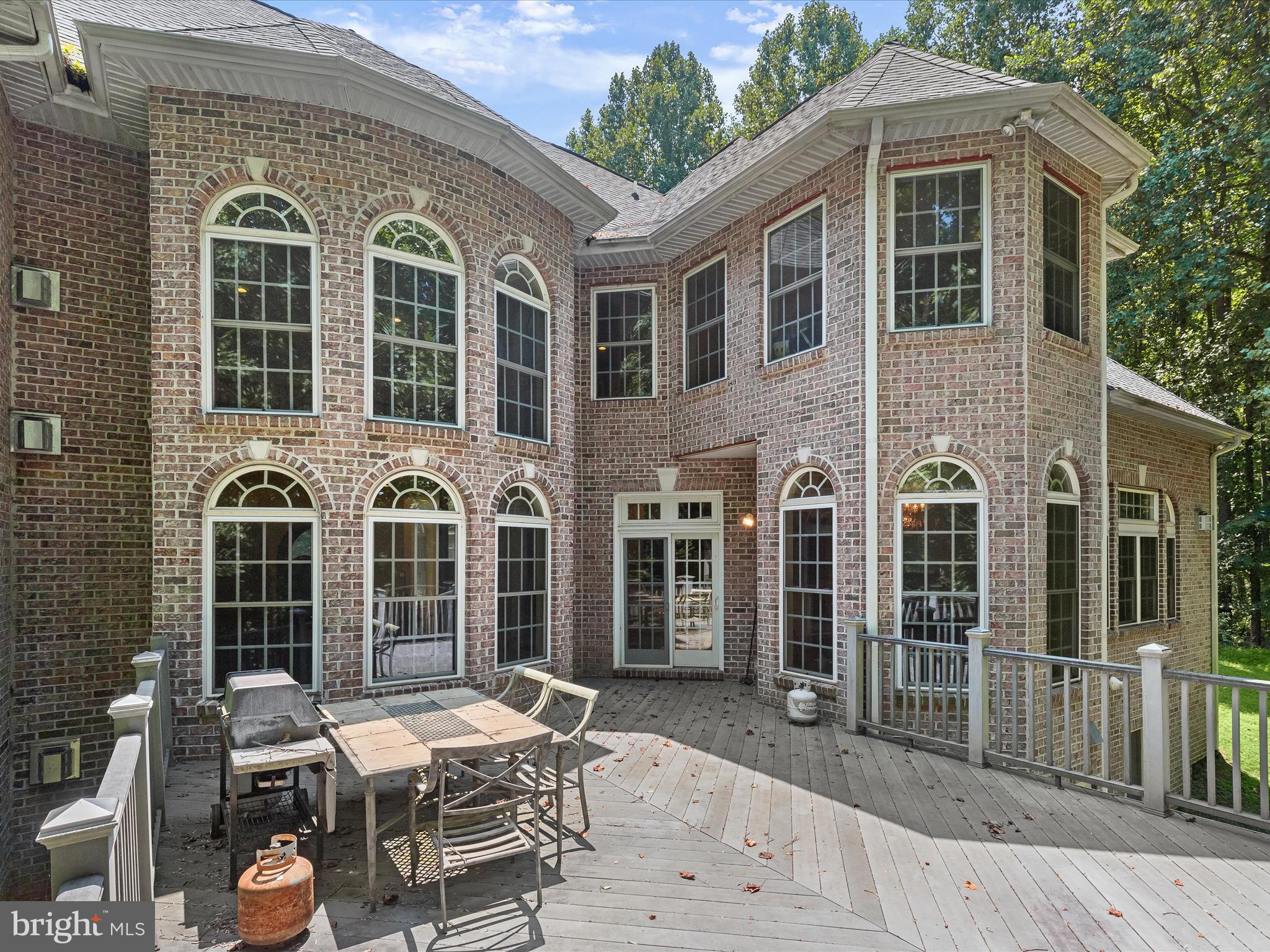 MEADOWOOD - Residential