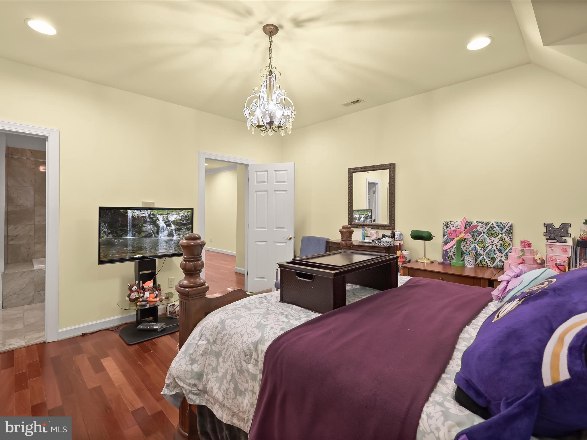 MEADOWOOD - Residential