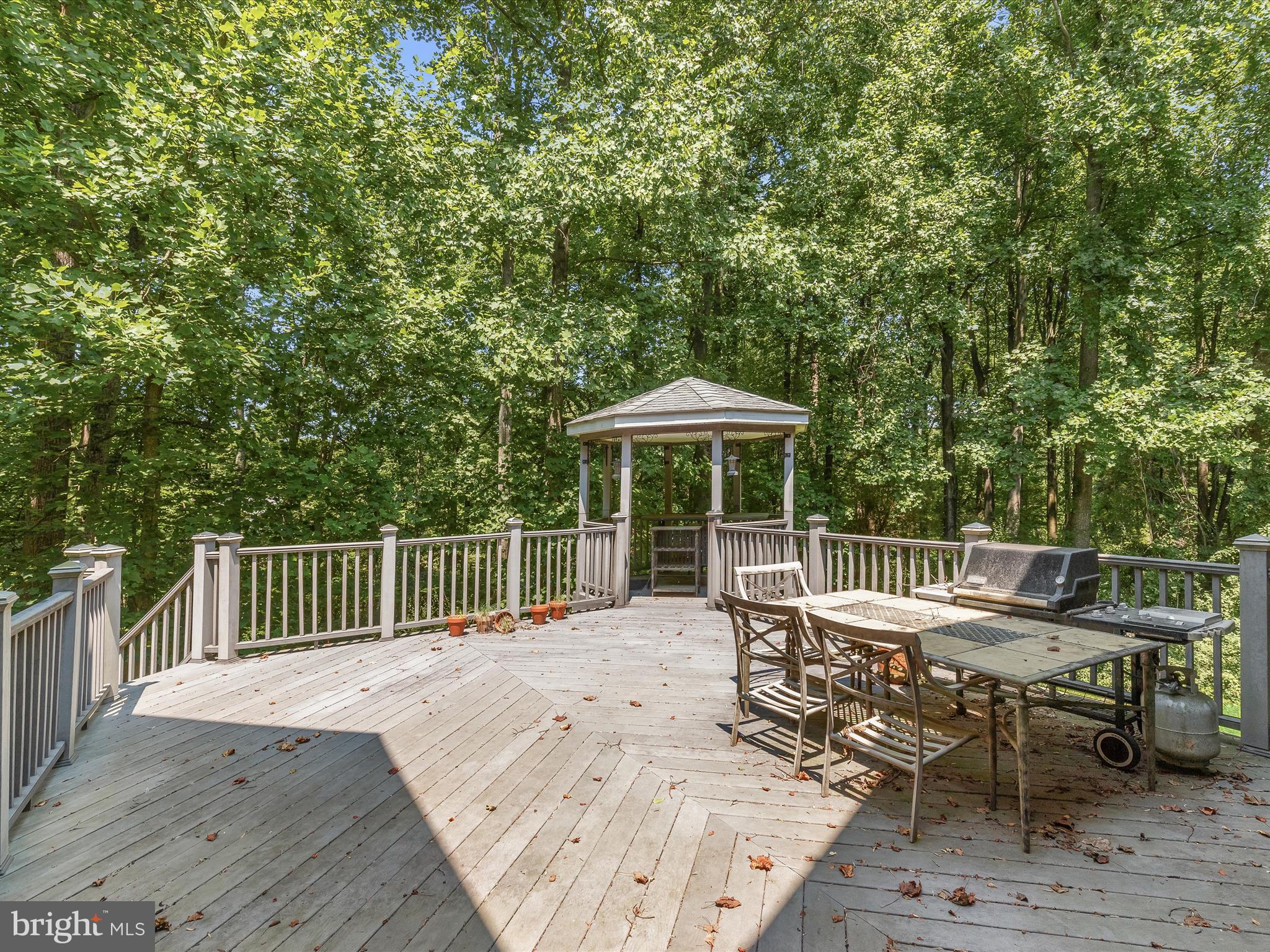 MEADOWOOD - Residential