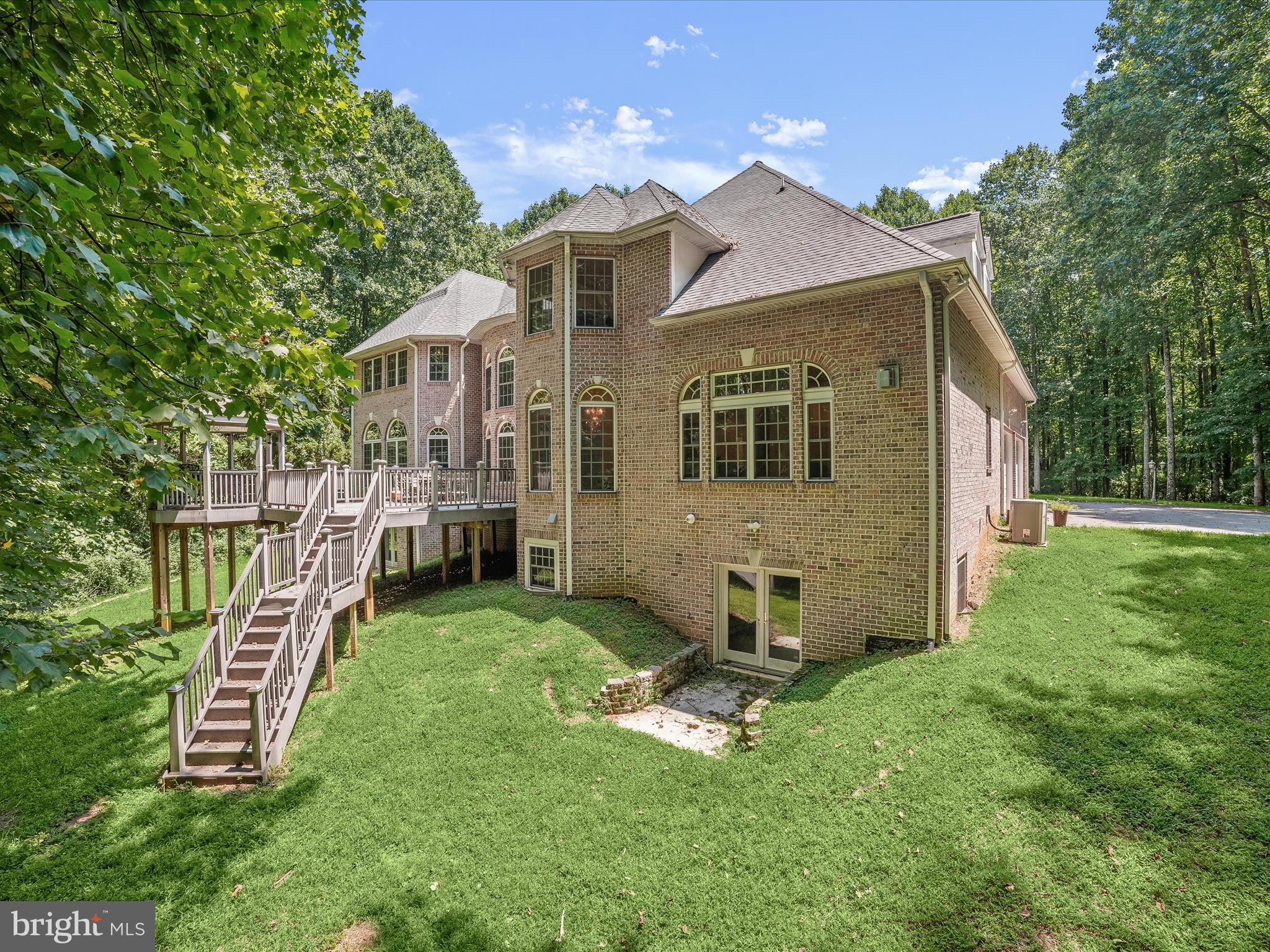 MEADOWOOD - Residential