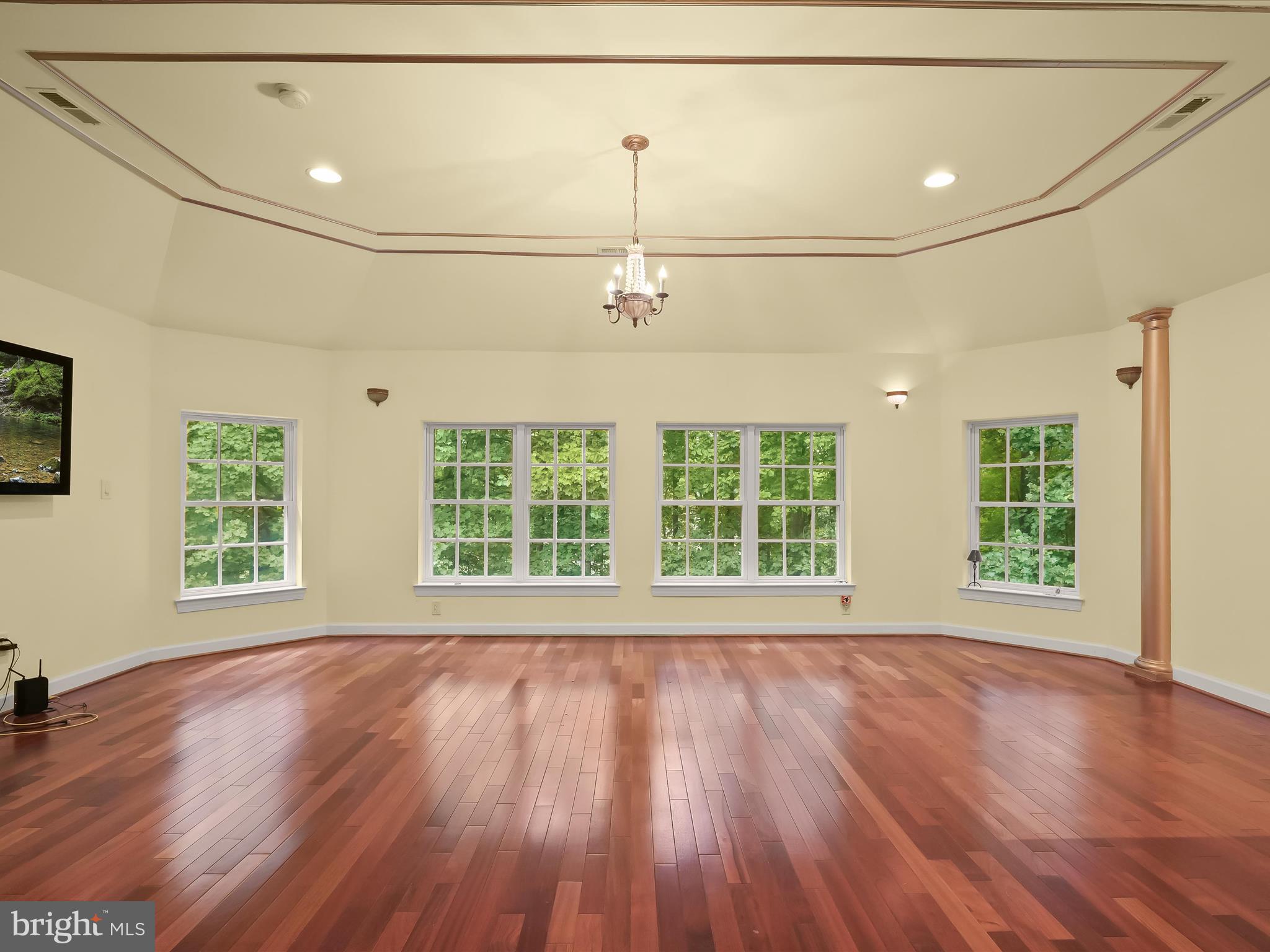 MEADOWOOD - Residential