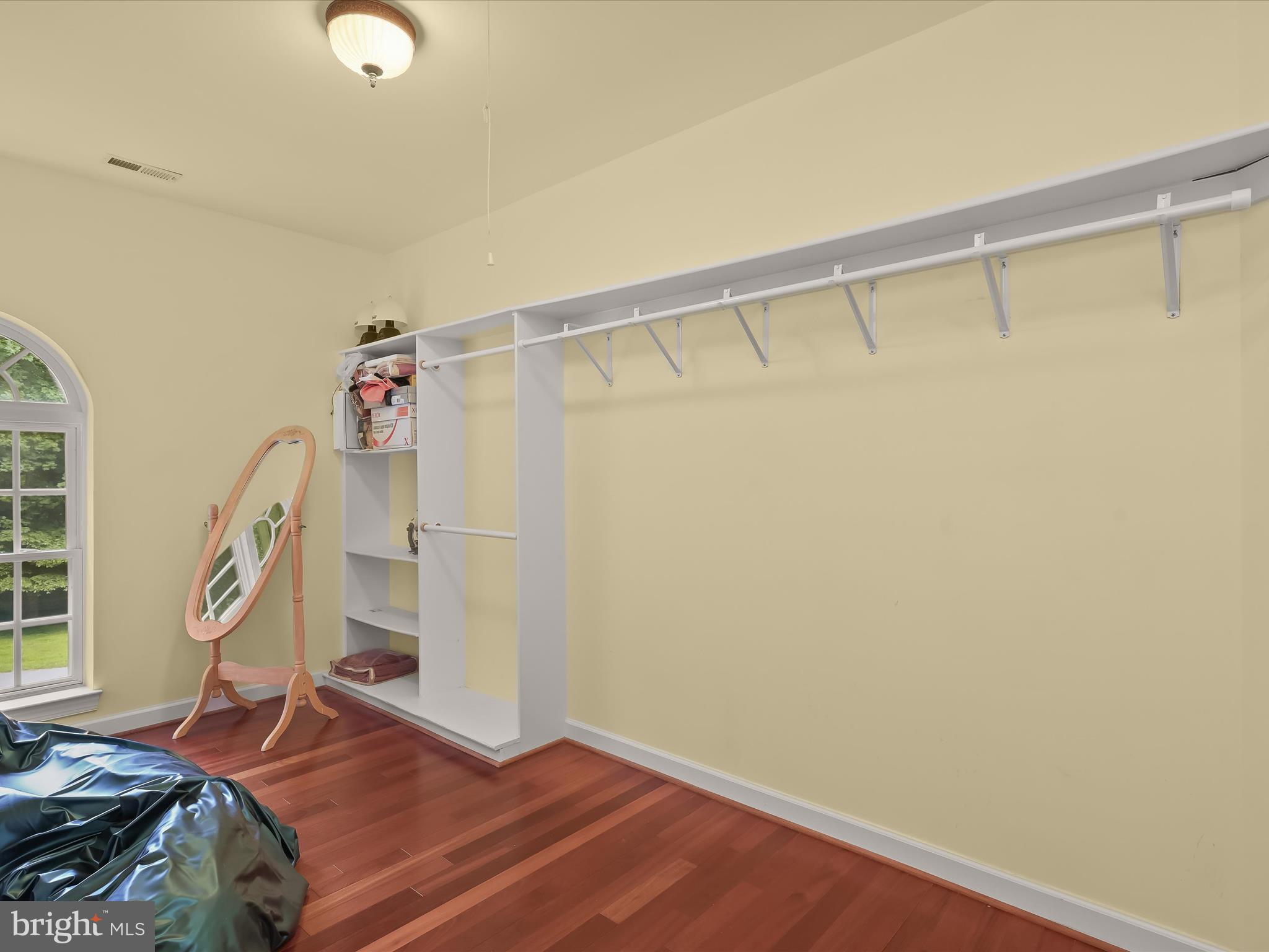 MEADOWOOD - Residential