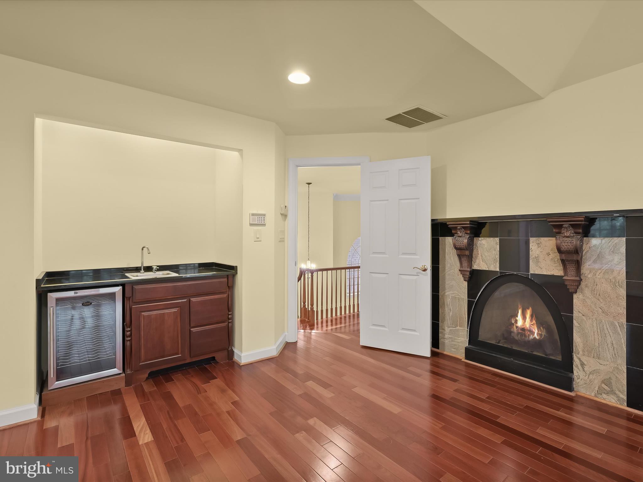 MEADOWOOD - Residential