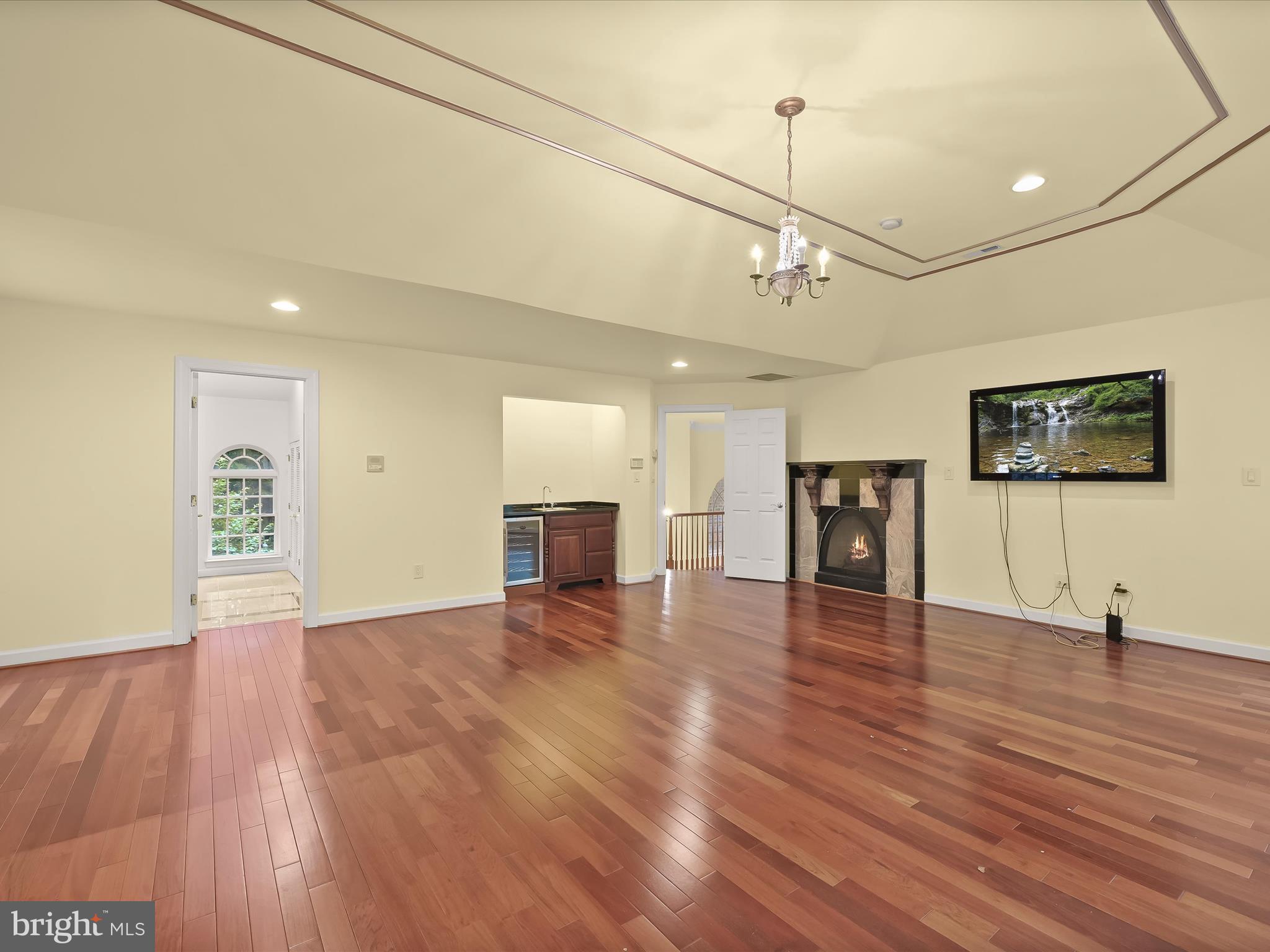 MEADOWOOD - Residential