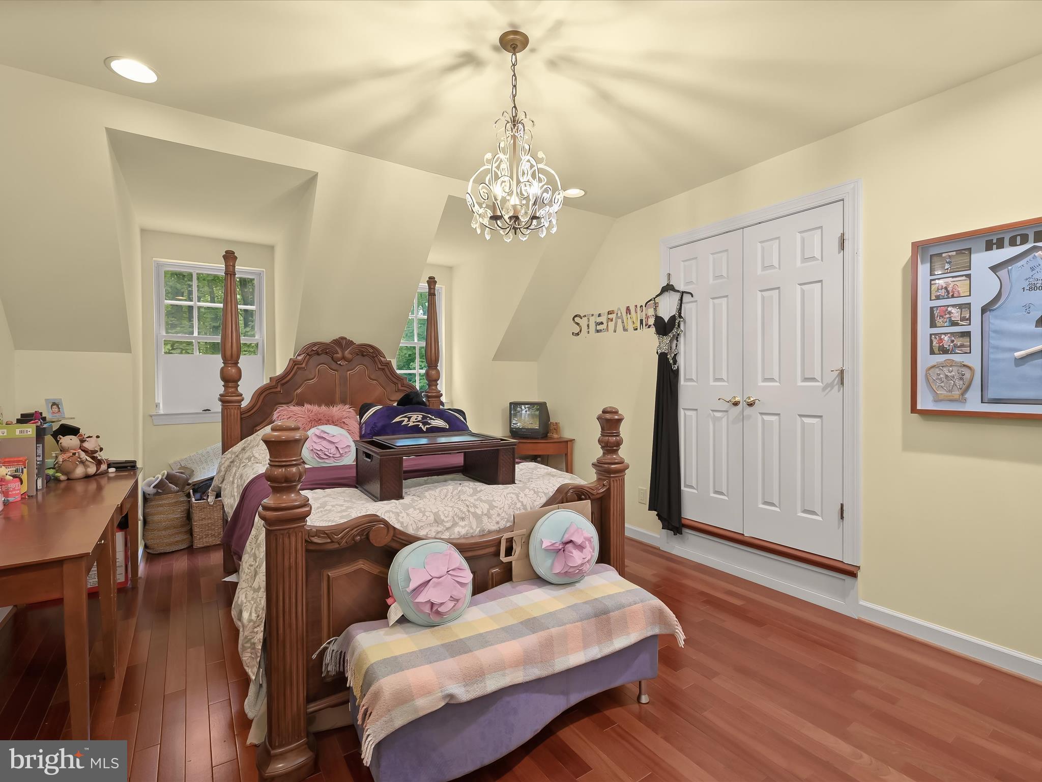 MEADOWOOD - Residential