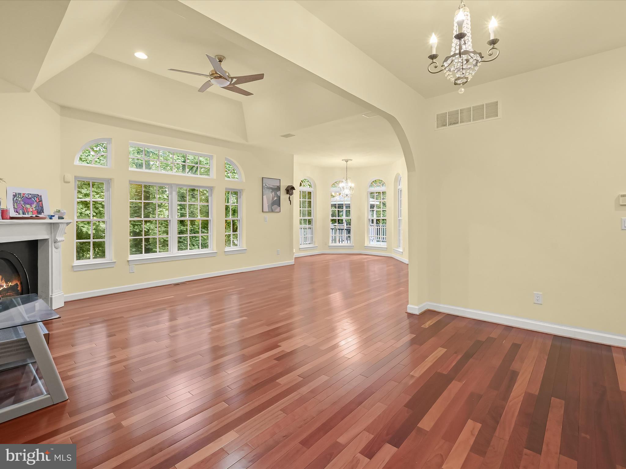 MEADOWOOD - Residential