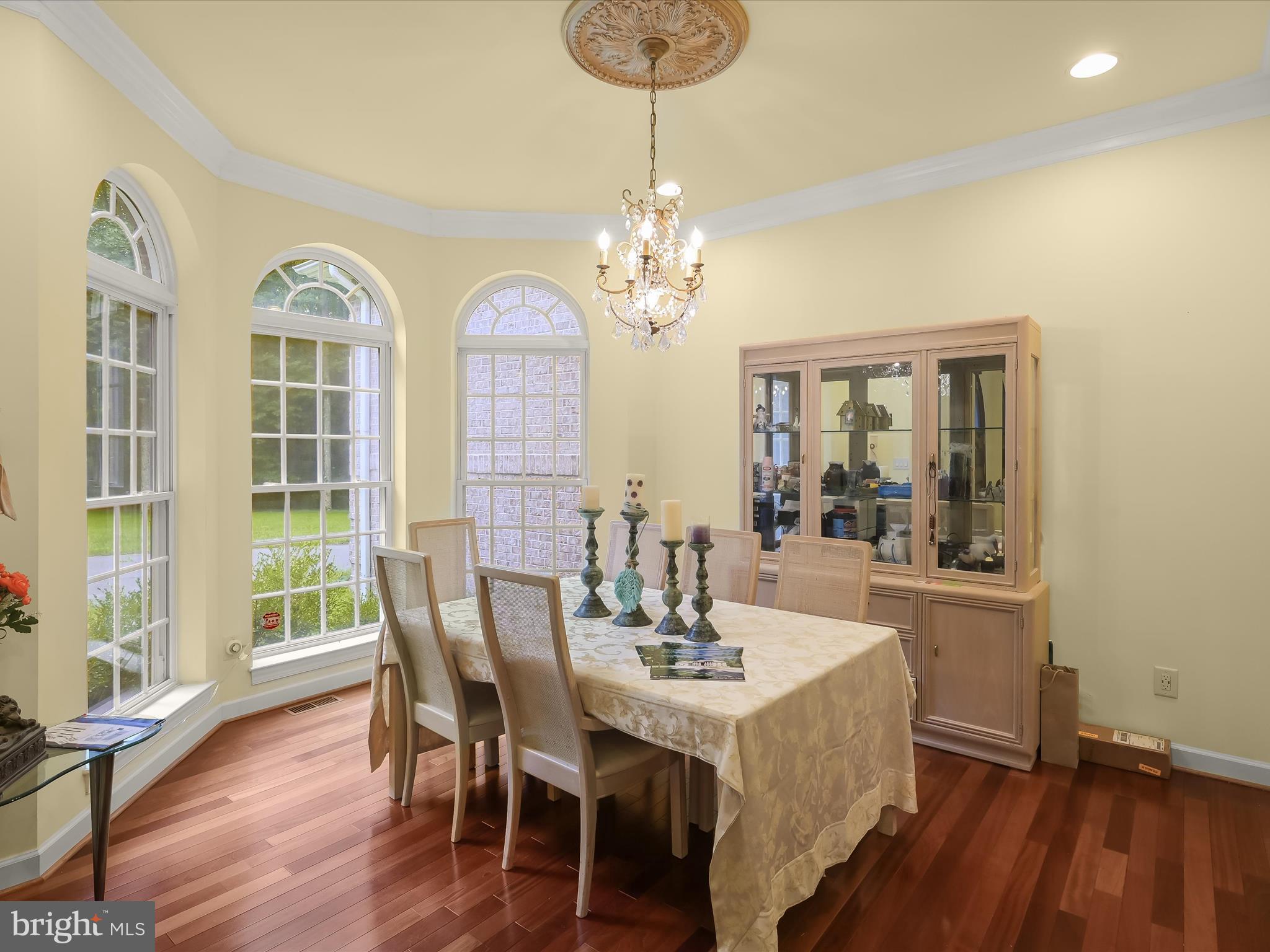 MEADOWOOD - Residential