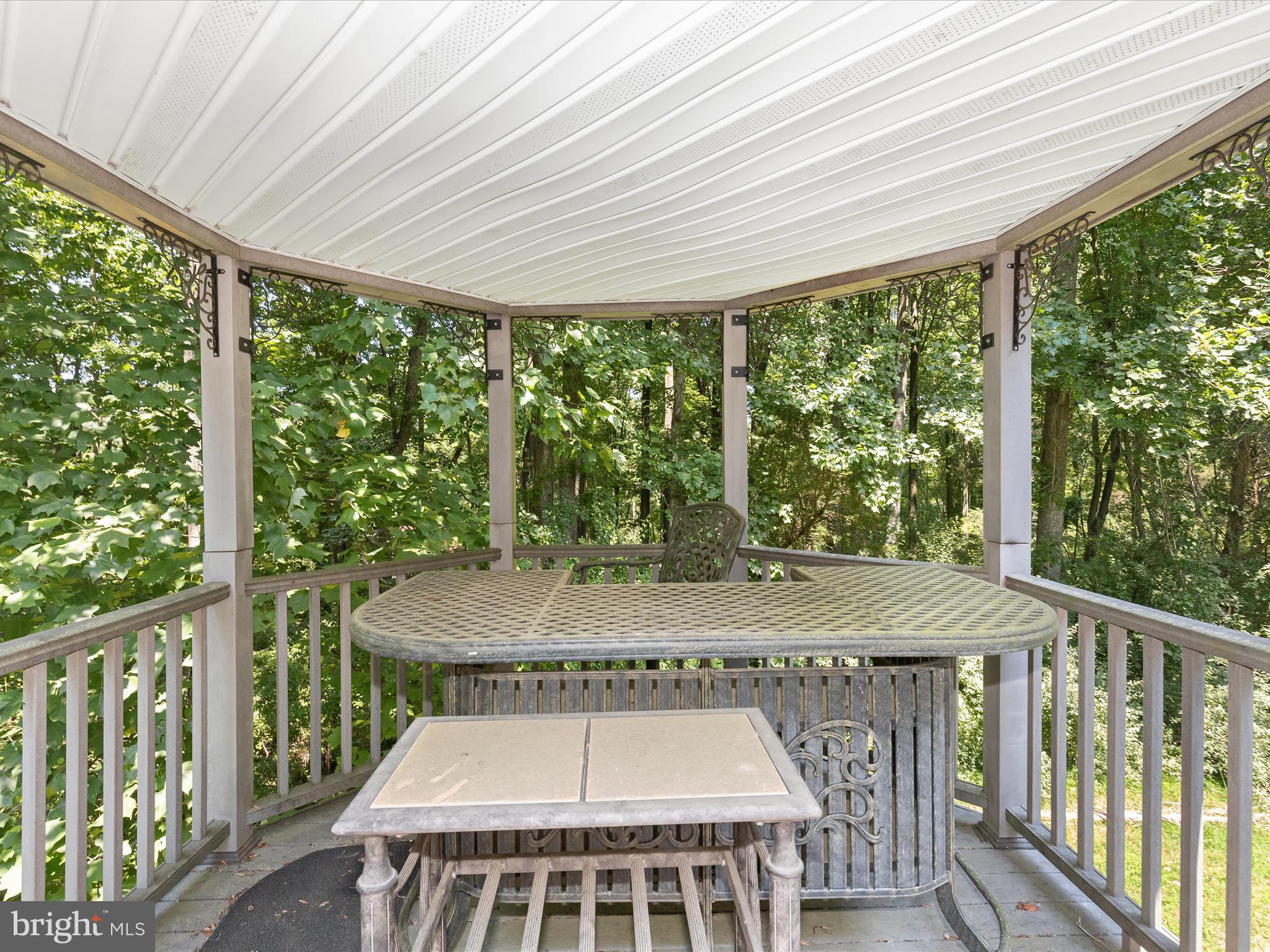 MEADOWOOD - Residential