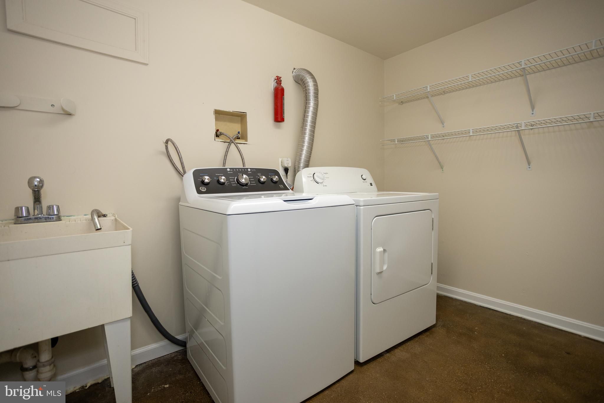 RIDGE VIEW ESTATES - Residential Lease