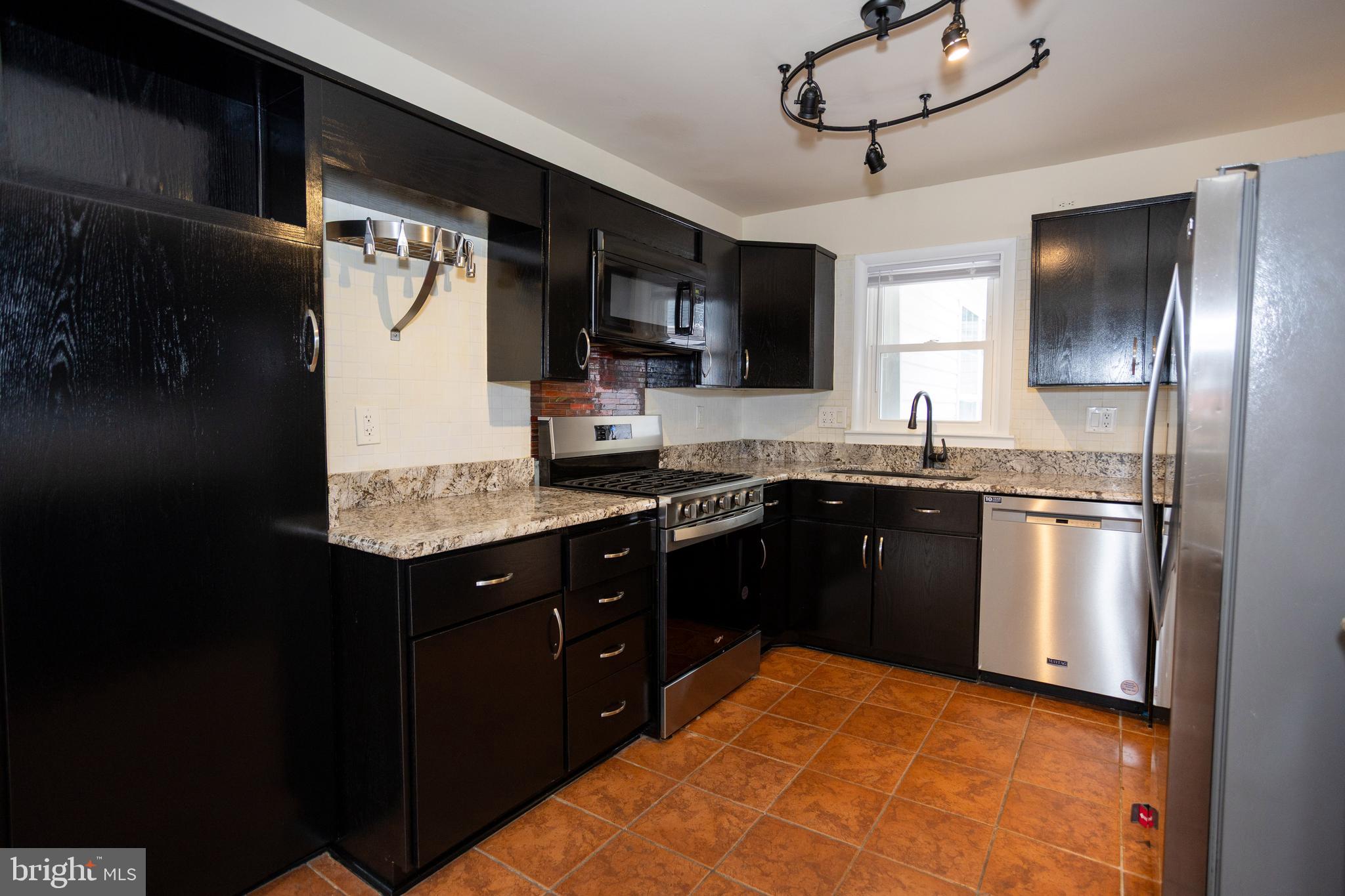 RIDGE VIEW ESTATES - Residential Lease