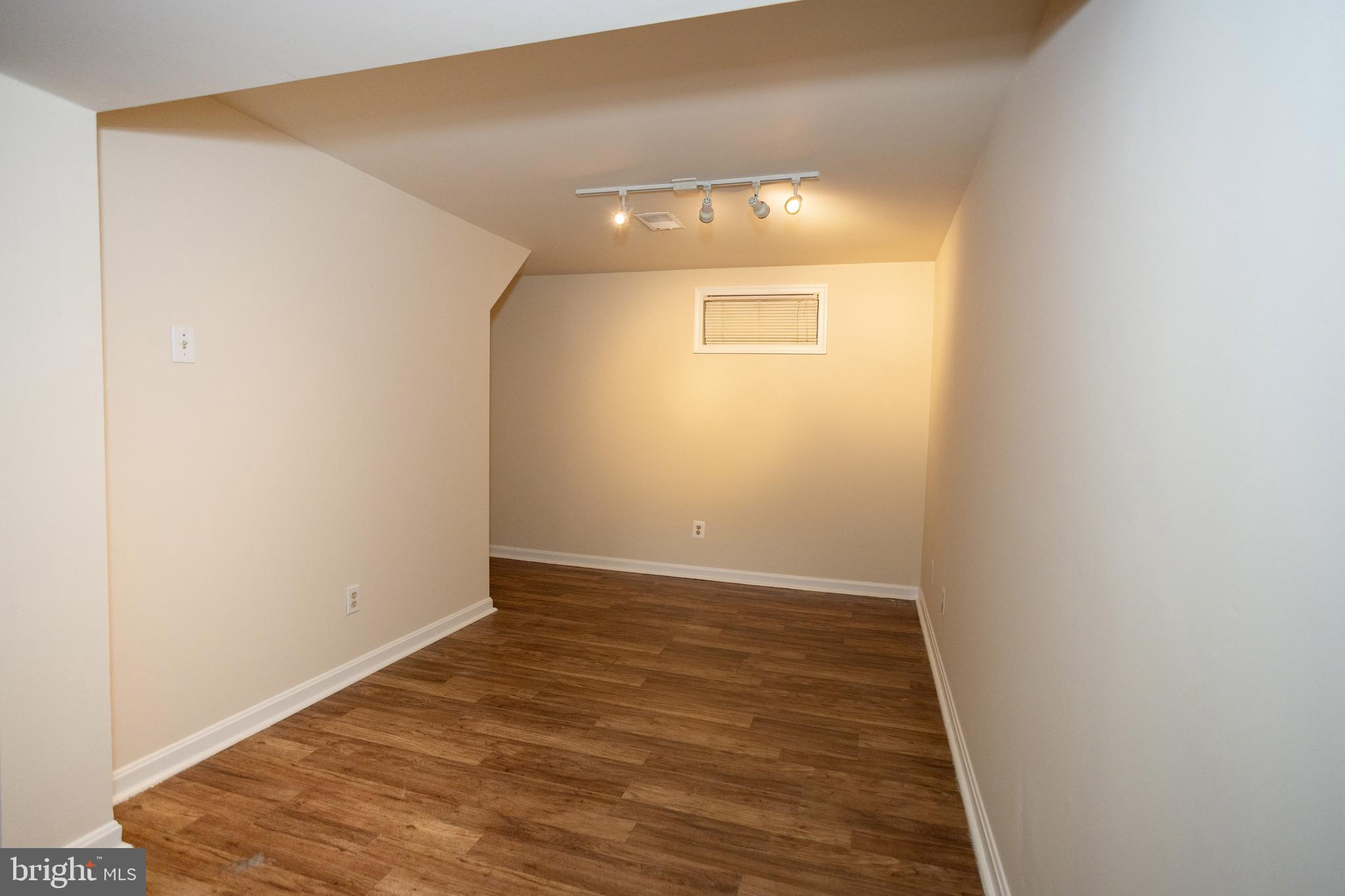 RIDGE VIEW ESTATES - Residential Lease