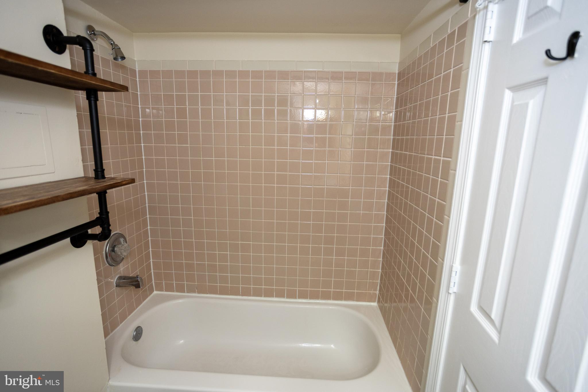 RIDGE VIEW ESTATES - Residential Lease