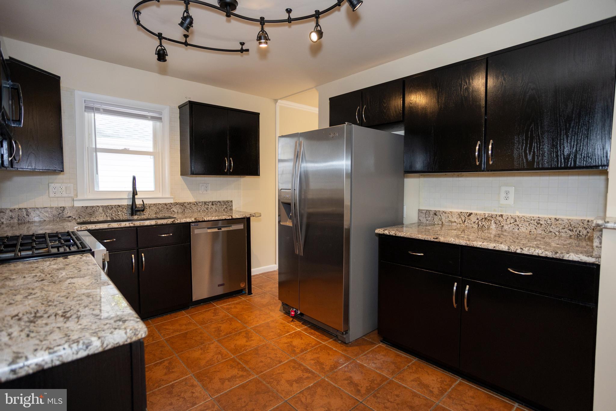 RIDGE VIEW ESTATES - Residential Lease