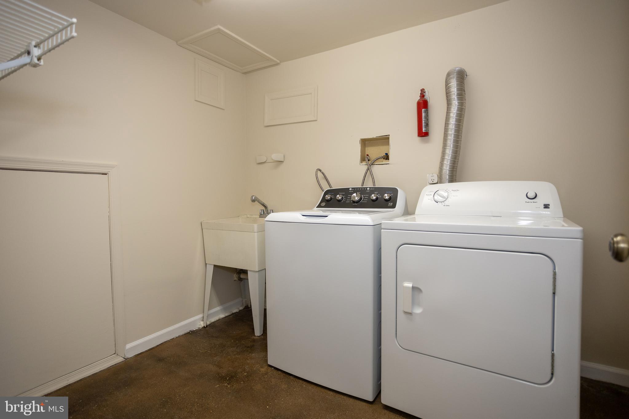 RIDGE VIEW ESTATES - Residential Lease