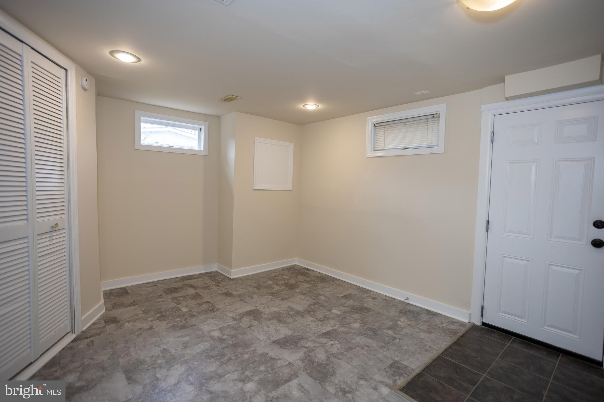 RIDGE VIEW ESTATES - Residential Lease