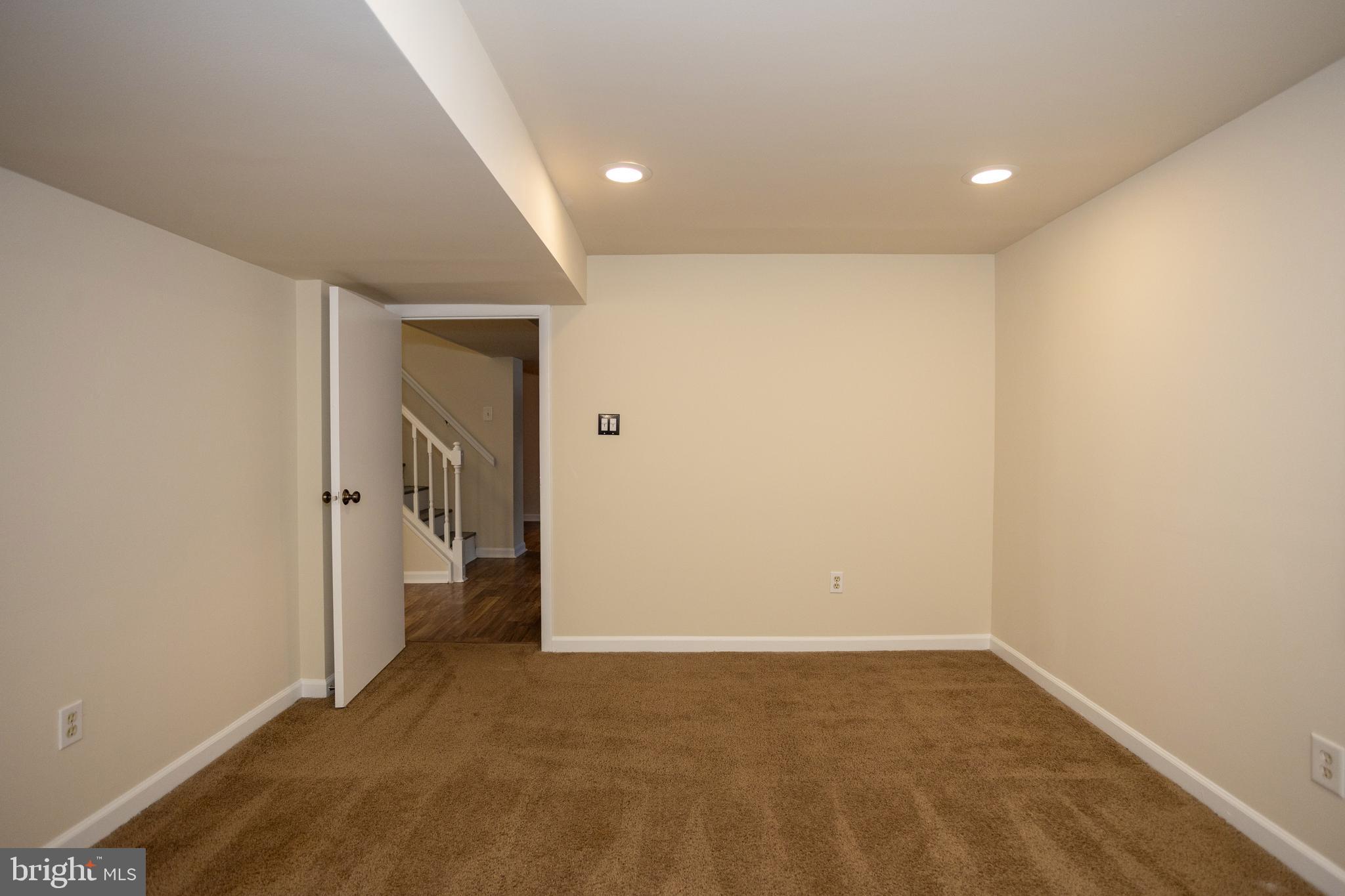 RIDGE VIEW ESTATES - Residential Lease