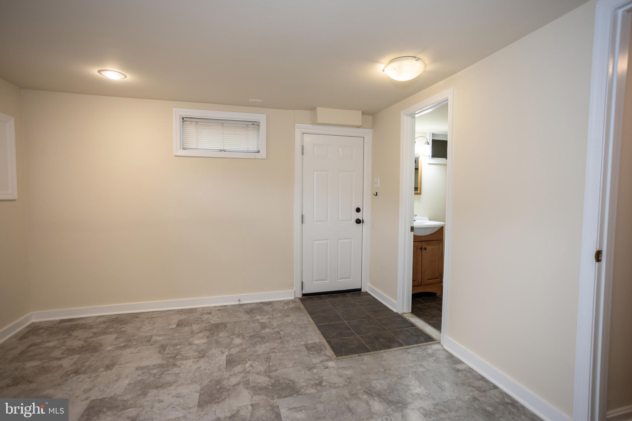 RIDGE VIEW ESTATES - Residential Lease